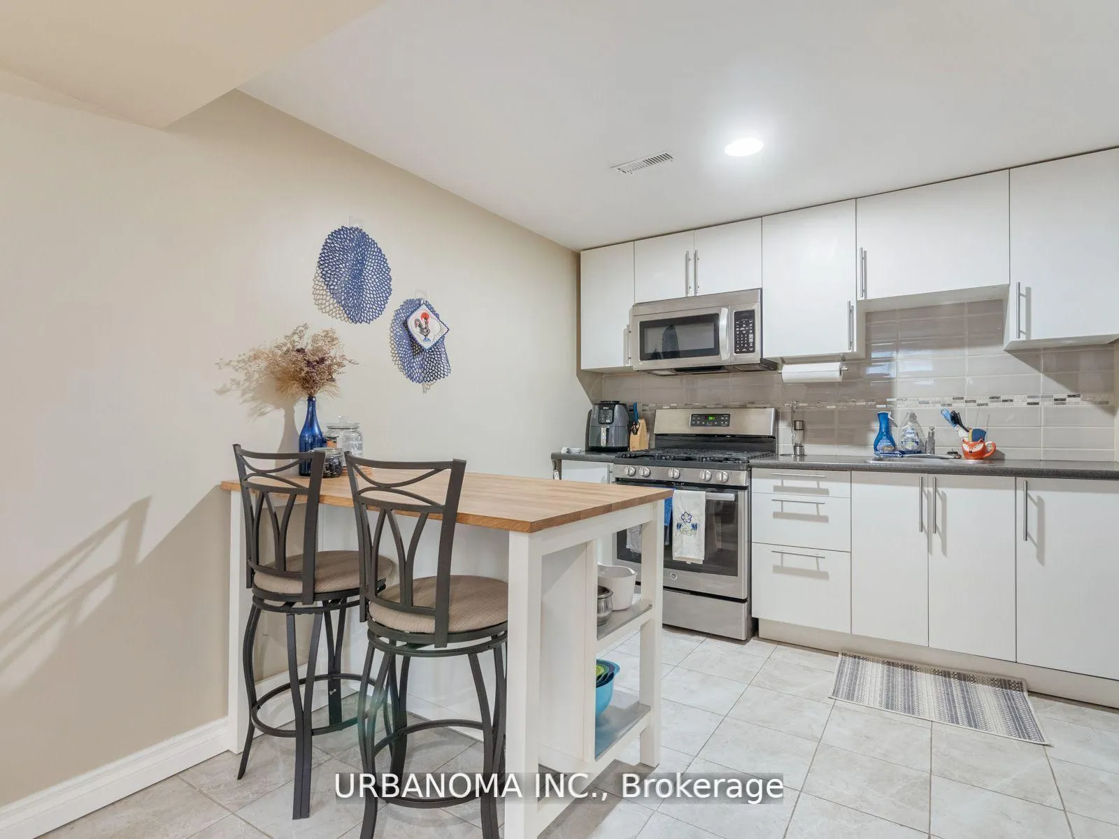 Photo 116 of 25 Algonquin Crescent, Aurora, Aurora Heights — HOMEH
