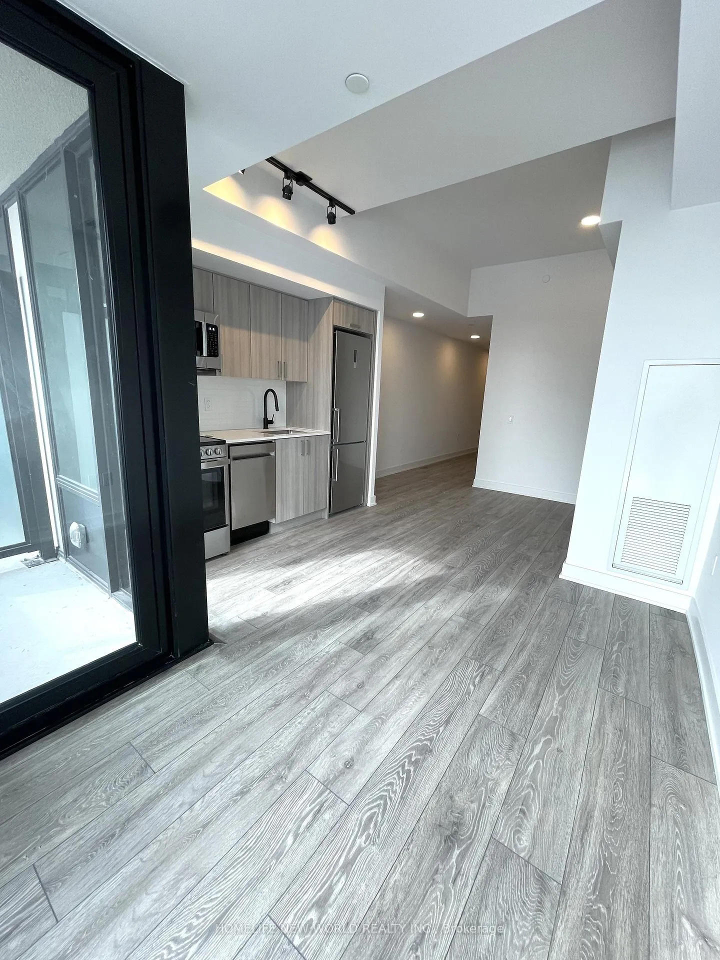 Photo 2 of Unit 607, 758 Dovercourt Road, Toronto, Dovercourt-Wallace Emerson-Junction — HOMEH