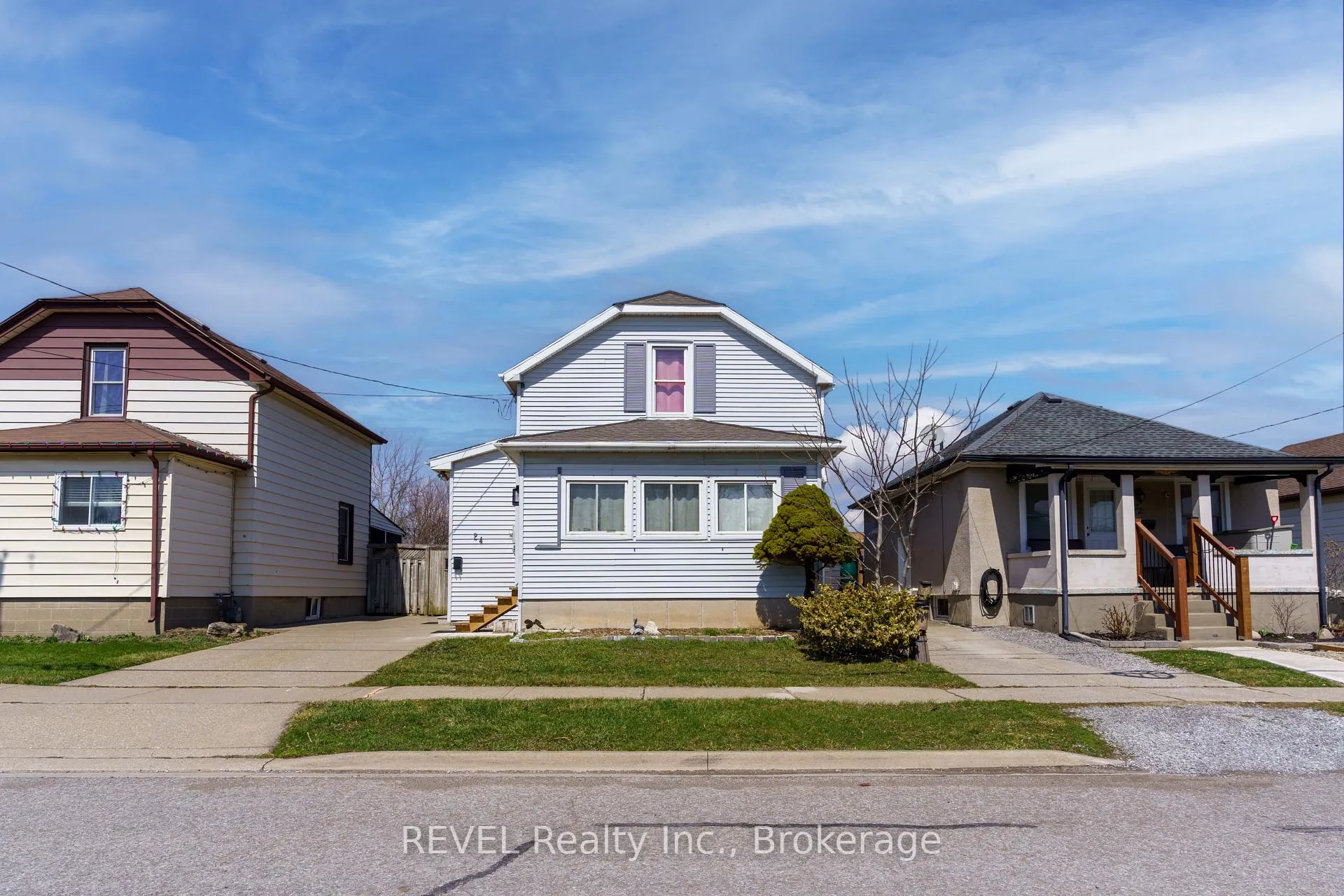 Photo 1 of 24 Lyndon Street W, Thorold, Thorold Downtown — HOMEH