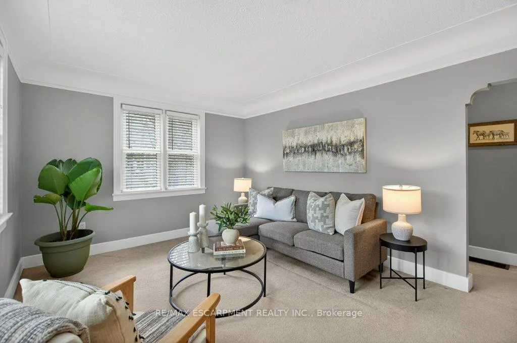 Photo 4 of 270 Mill Street N, Hamilton, Waterdown — HOMEH