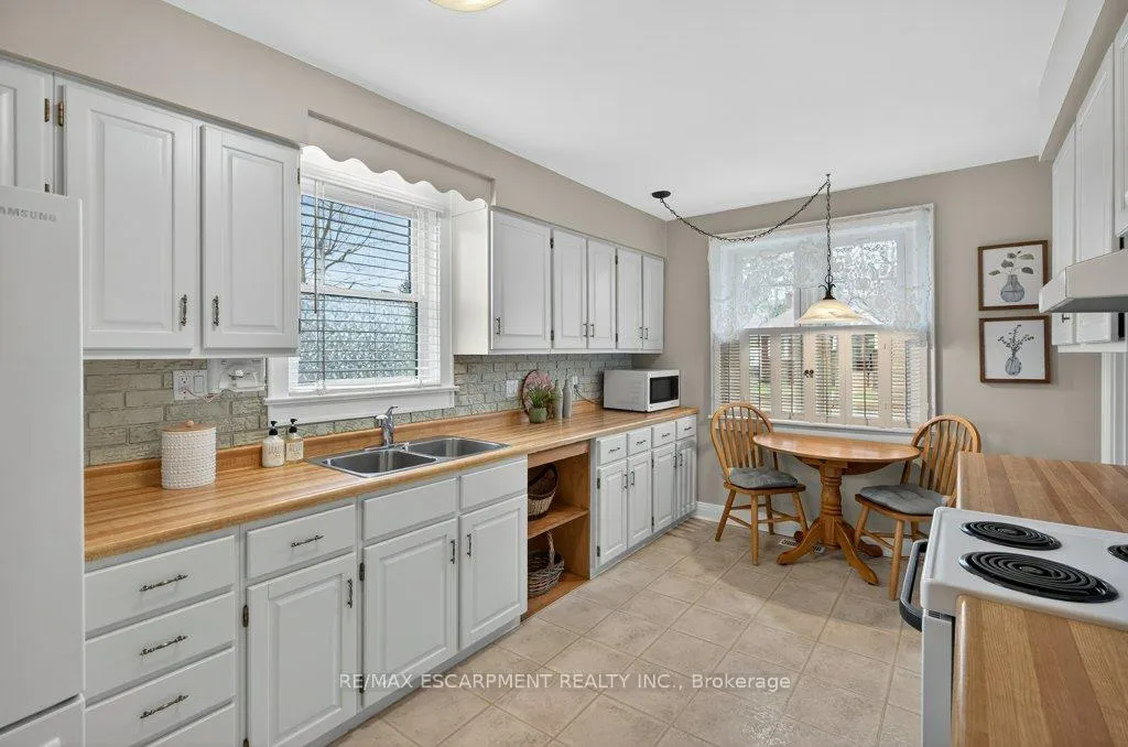 Photo 14 of 270 Mill Street N, Hamilton, Waterdown — HOMEH