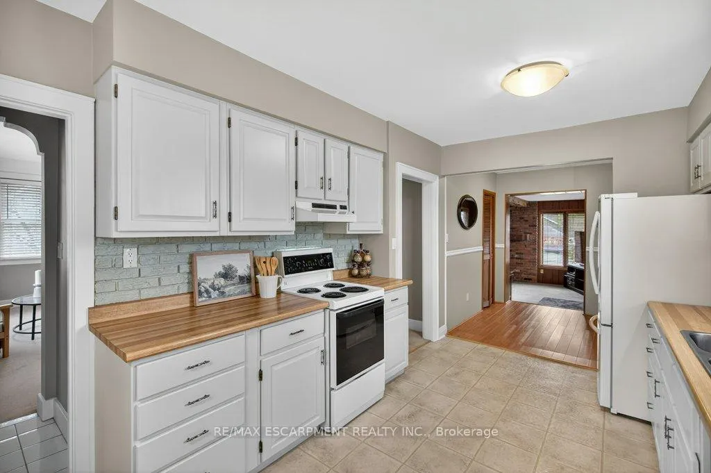 Photo 16 of 270 Mill Street N, Hamilton, Waterdown — HOMEH