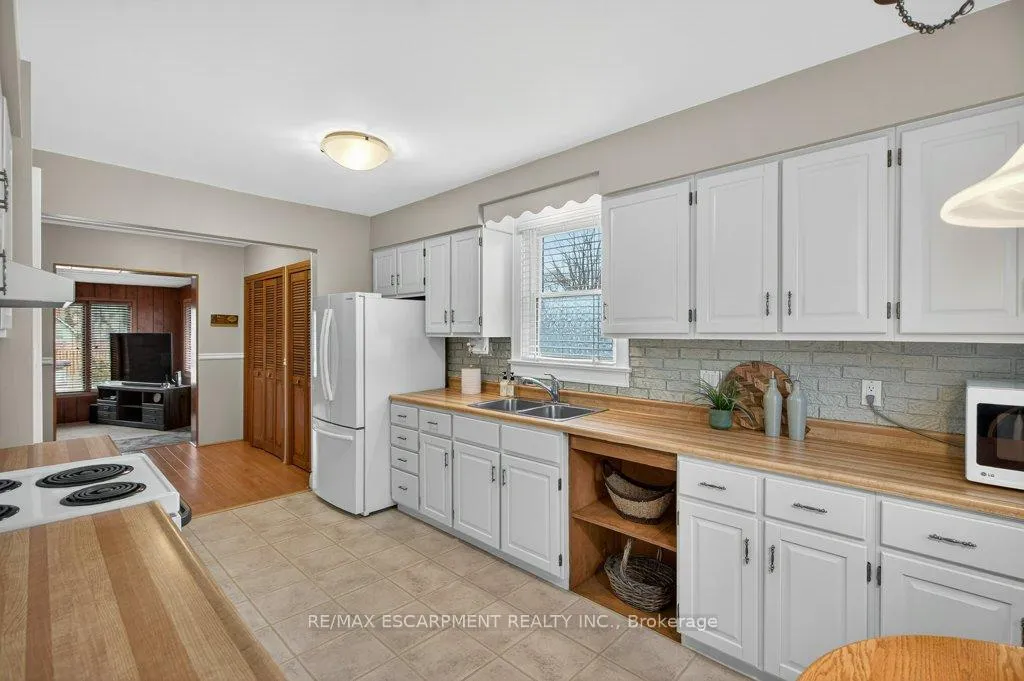 Photo 17 of 270 Mill Street N, Hamilton, Waterdown — HOMEH