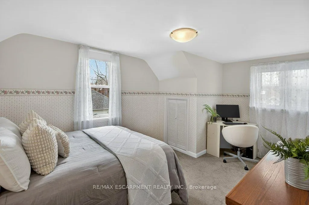 Photo 23 of 270 Mill Street N, Hamilton, Waterdown — HOMEH