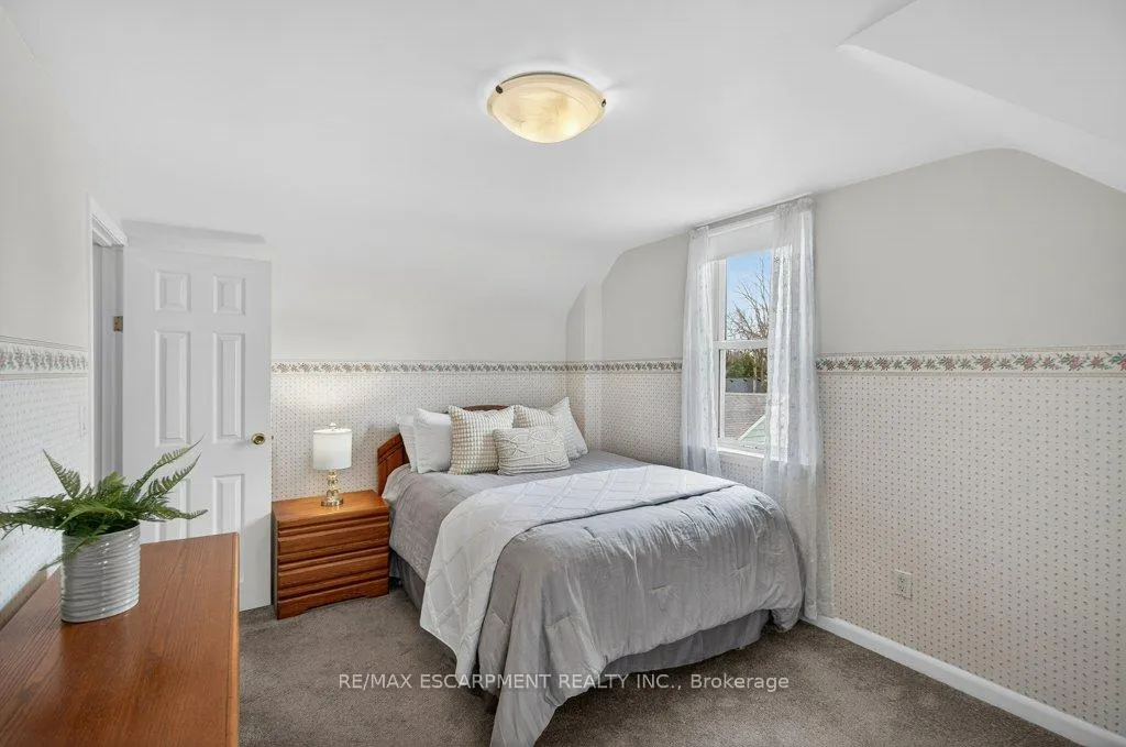 Photo 24 of 270 Mill Street N, Hamilton, Waterdown — HOMEH