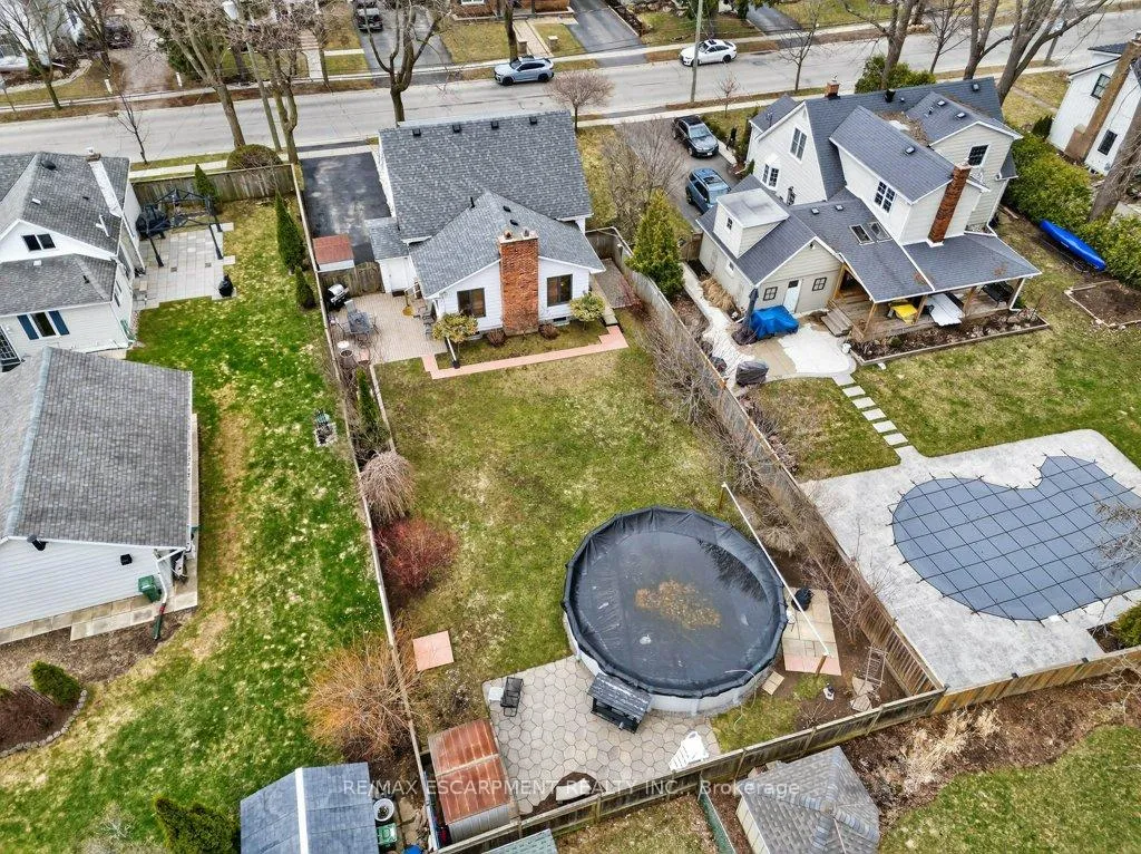 Photo 33 of 270 Mill Street N, Hamilton, Waterdown — HOMEH