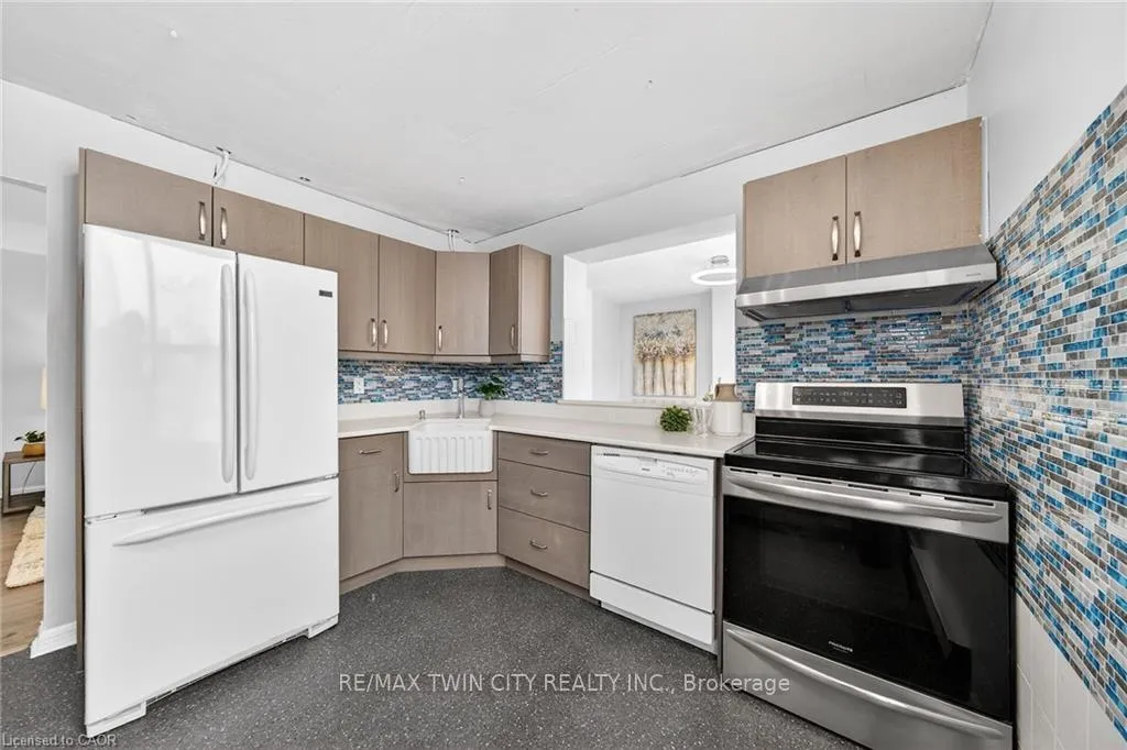 Photo 30 of Unit 301, 150 Queen Street S, Kitchener — HOMEH