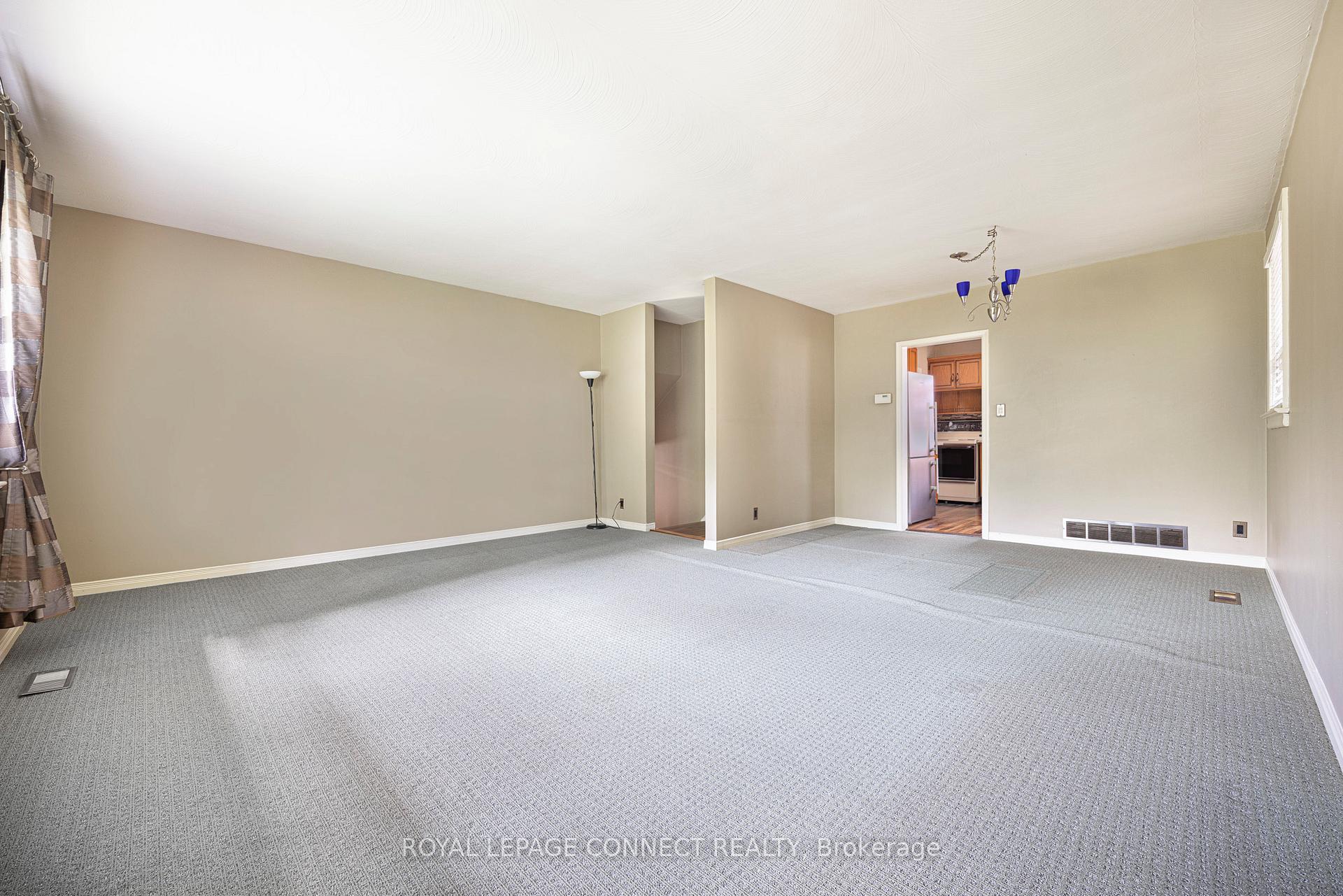Photo 5 of 3 Brougham Crescent, Etobicoke, Kingsview Village-The Westway — HOMEH