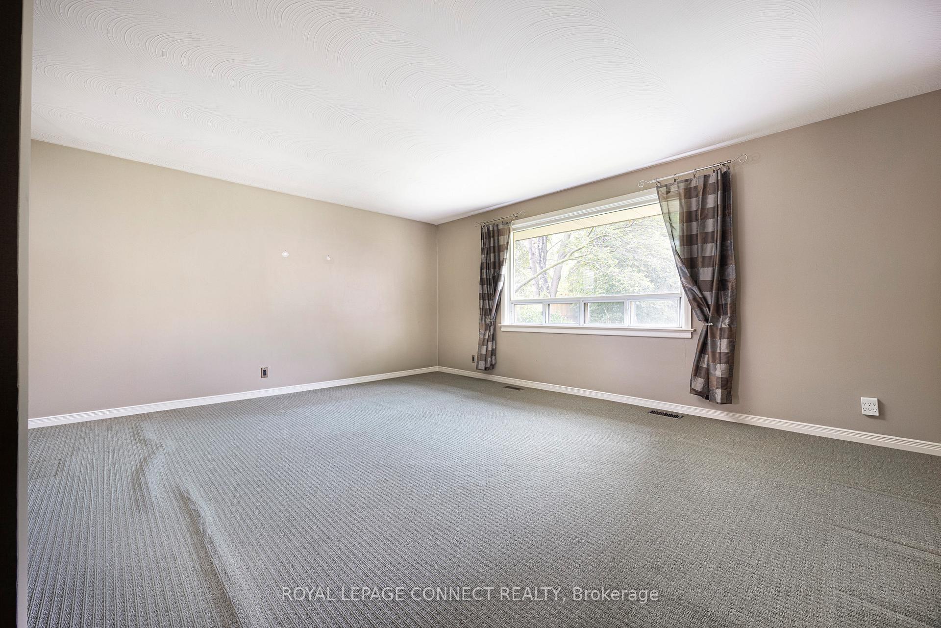Photo 4 of 3 Brougham Crescent, Etobicoke, Kingsview Village-The Westway — HOMEH