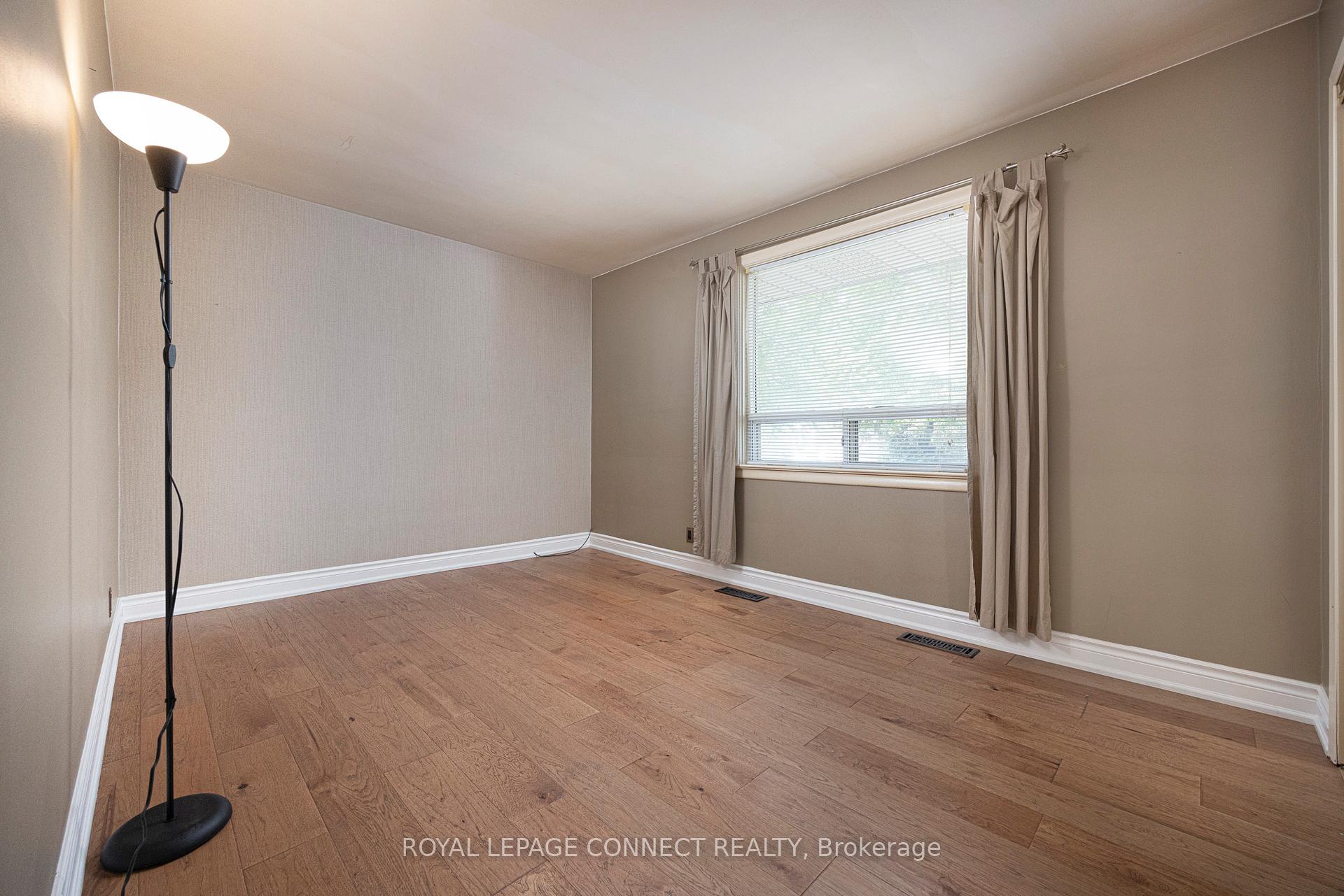 Photo 11 of 3 Brougham Crescent, Etobicoke, Kingsview Village-The Westway — HOMEH