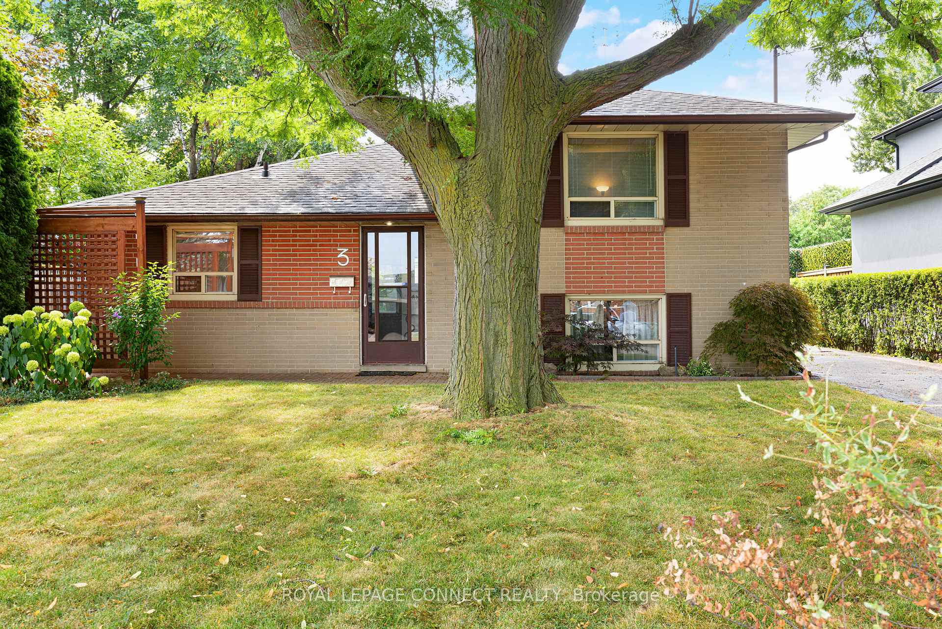 Photo 14 of 3 Brougham Crescent, Etobicoke, Kingsview Village-The Westway — HOMEH