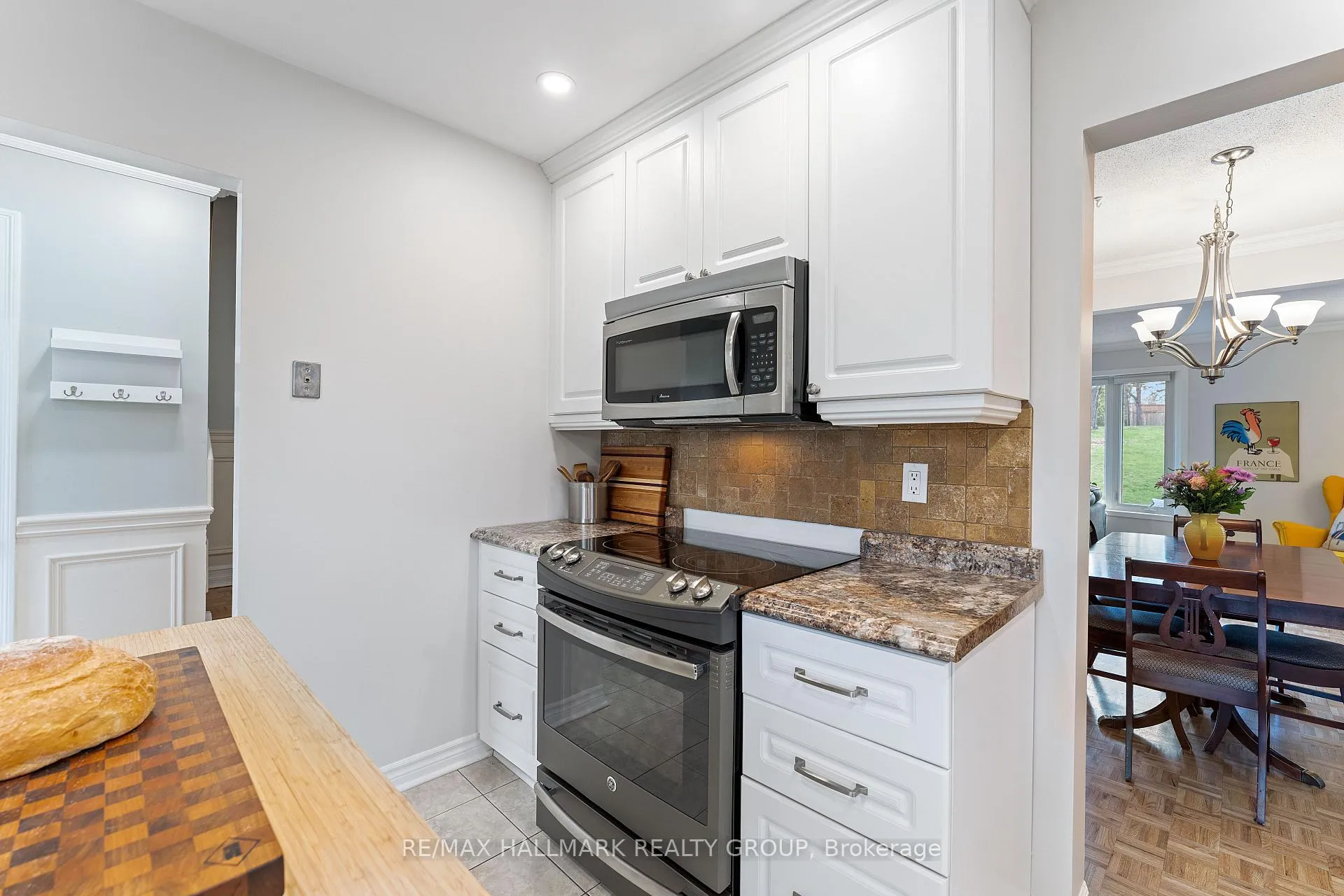Photo 56 of 76 Valewood Crescent, Ottawa, Blackburn Hamlet — HOMEH