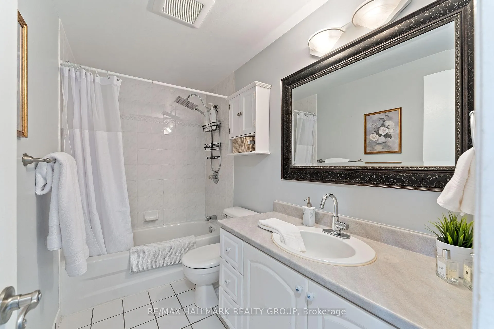 Photo 177 of 76 Valewood Crescent, Ottawa, Blackburn Hamlet — HOMEH