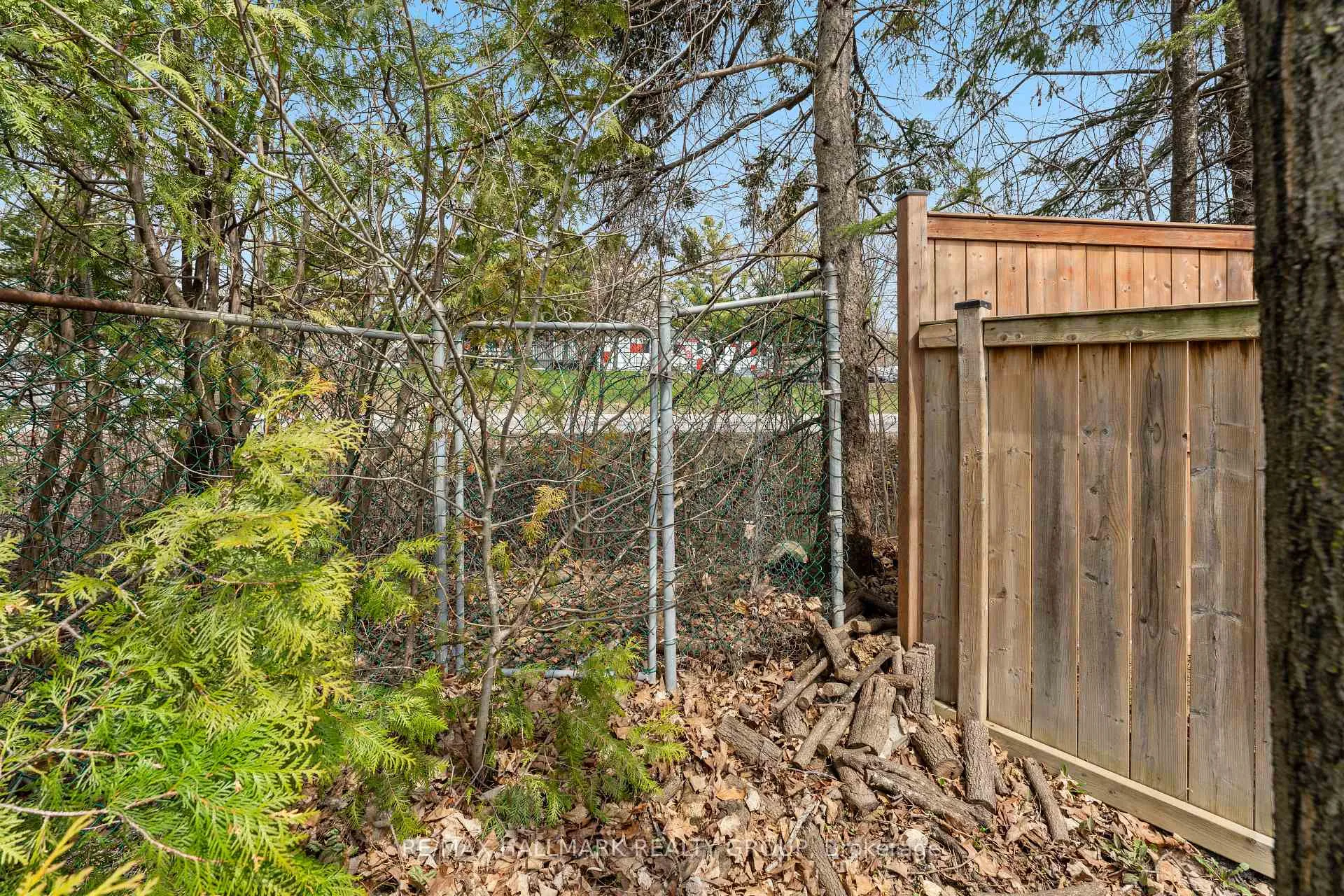Photo 235 of 76 Valewood Crescent, Ottawa, Blackburn Hamlet — HOMEH