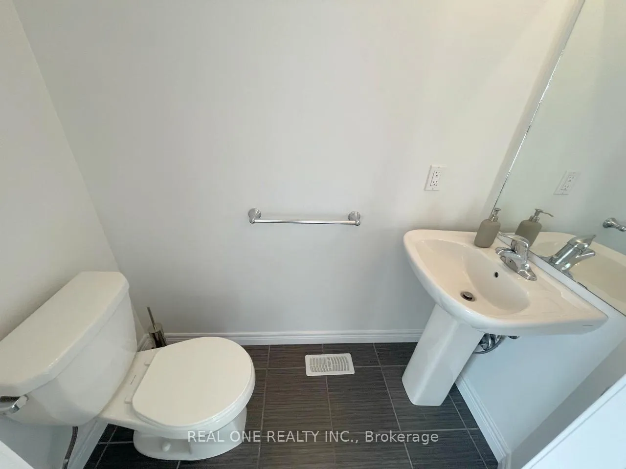 Photo 7 of Unit 21, 90 Raymond Road, Hamilton, Meadowlands — HOMEH
