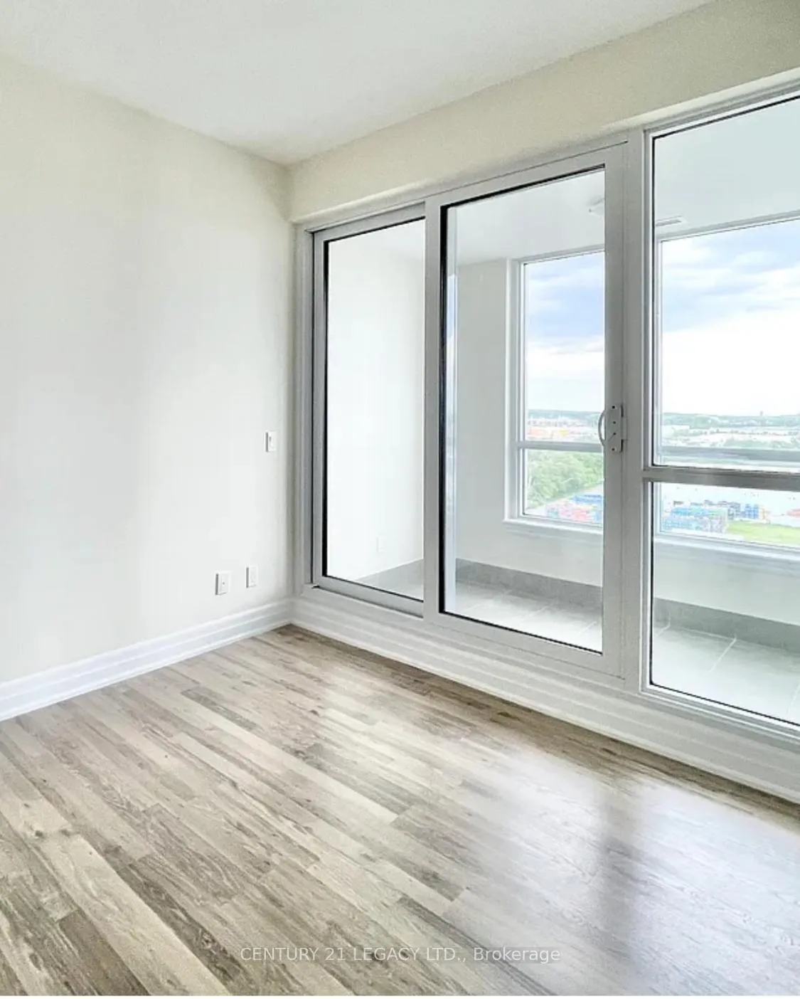 Photo 2 of Unit 1104, 9085 Jane Street, Vaughan, Concord — HOMEH