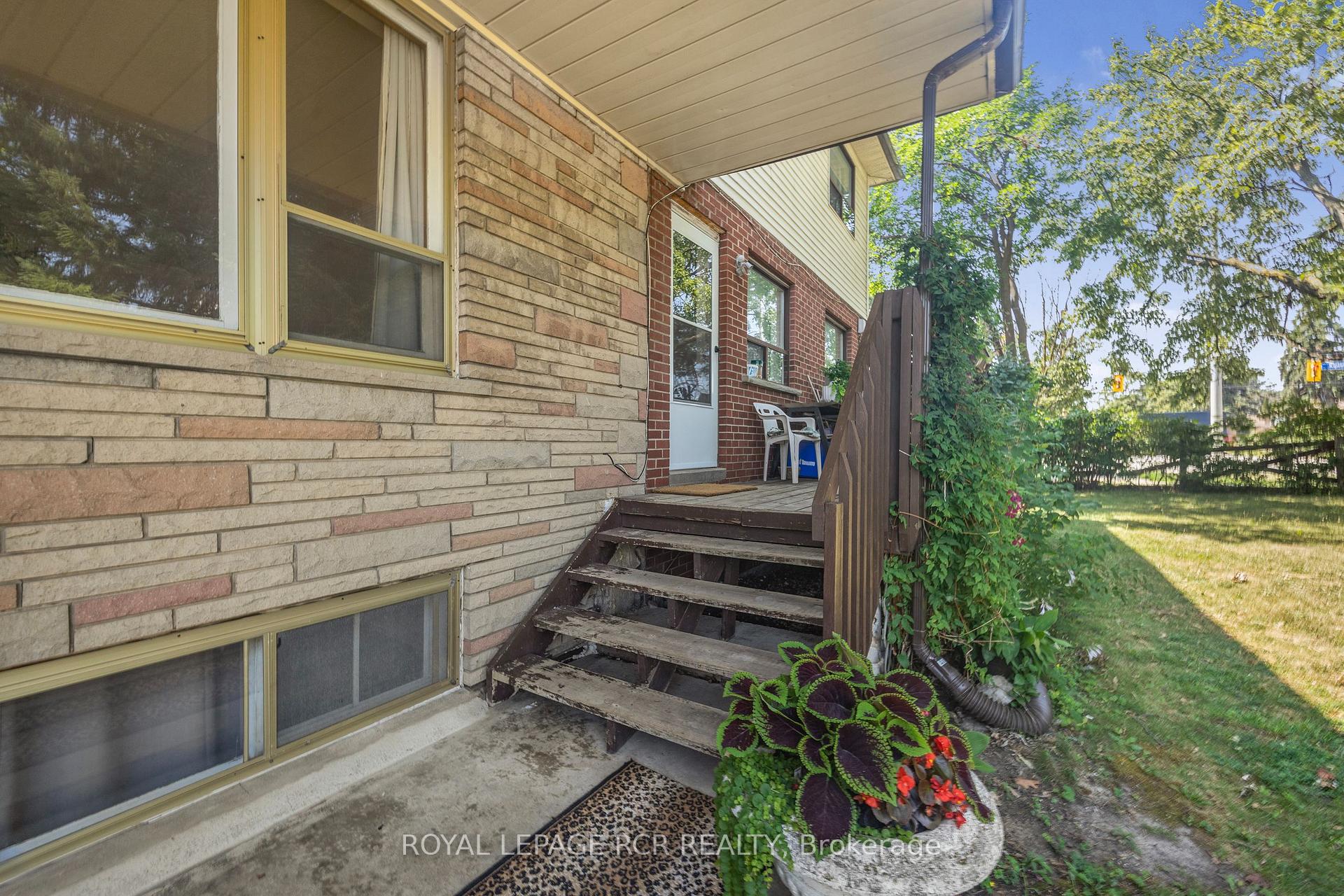 Photo 1 of 1 Northcrest Road, Etobicoke, Kingsview Village-The Westway — HOMEH