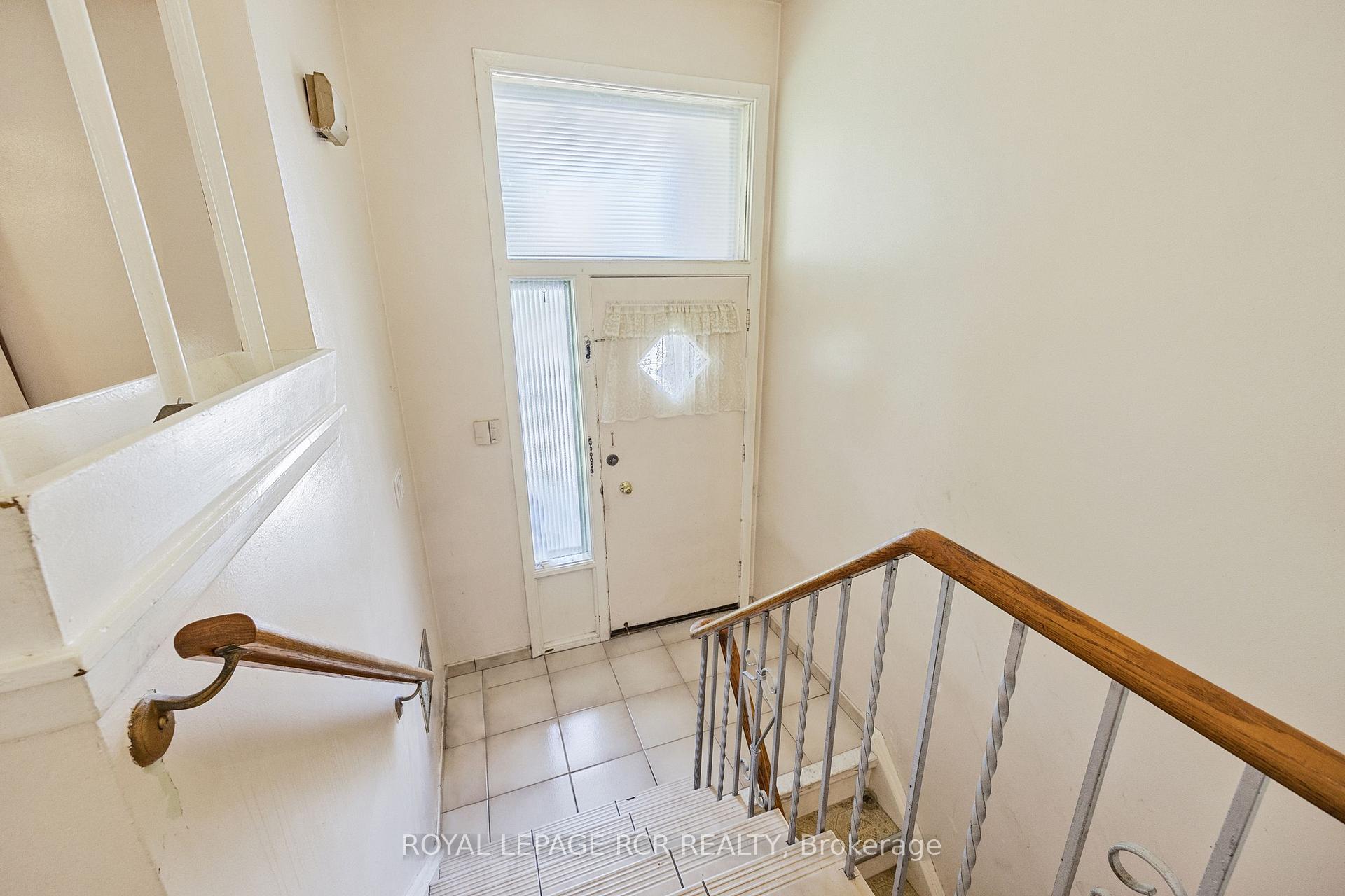 Photo 7 of 1 Northcrest Road, Etobicoke, Kingsview Village-The Westway — HOMEH