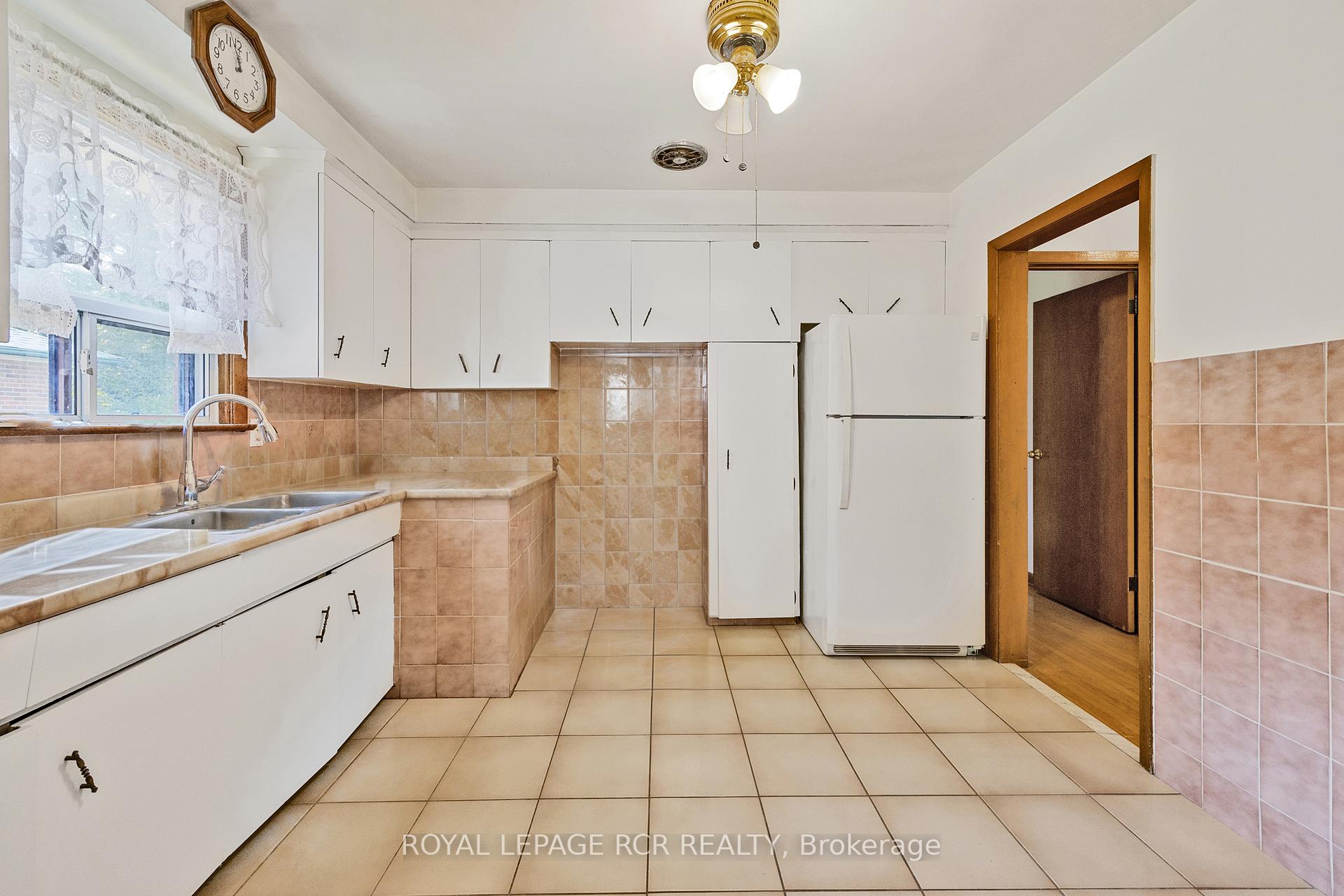 Photo 15 of 1 Northcrest Road, Etobicoke, Kingsview Village-The Westway — HOMEH