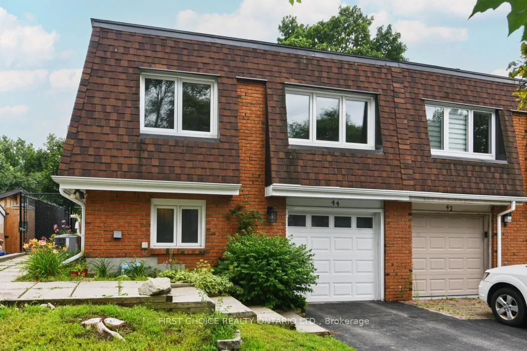 Photo 3 of 44 Oberon Street, Ottawa, Westcliffe Estates — HOMEH