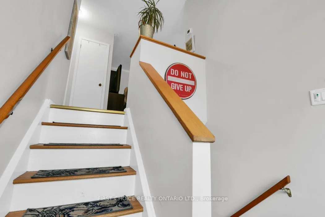 Photo 41 of 44 Oberon Street, Ottawa, Westcliffe Estates — HOMEH