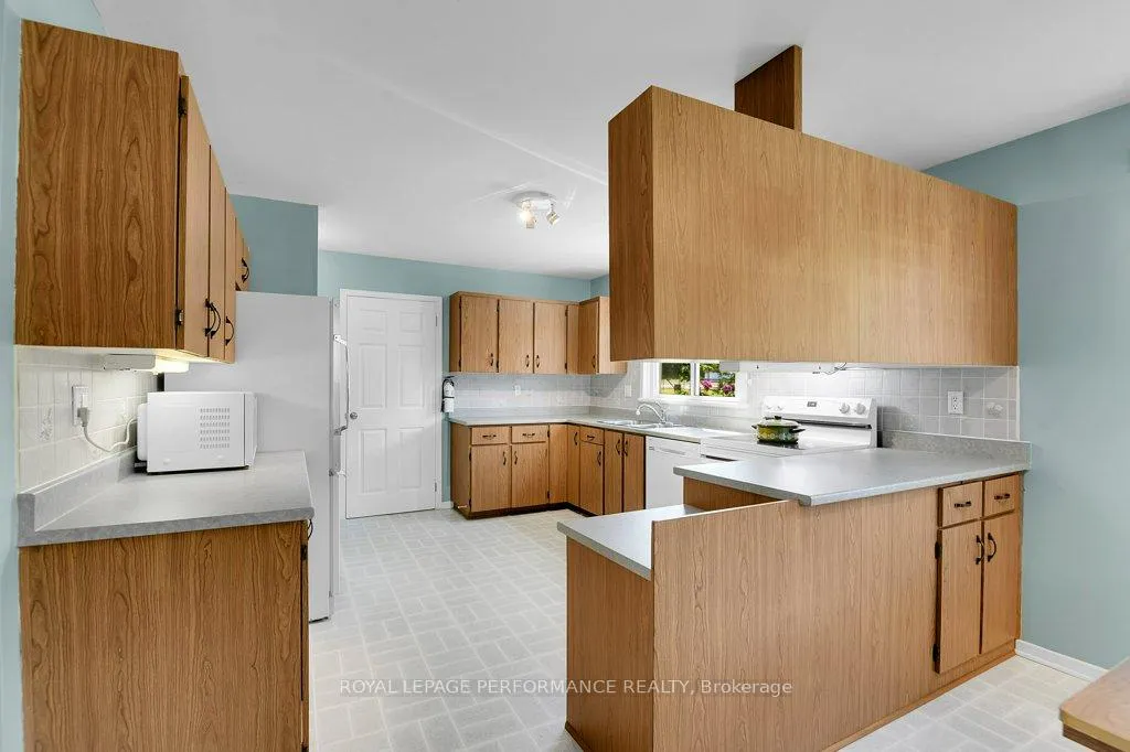 Photo 132 of 2686 Ulster Crescent, Ottawa, Riverside Park — HOMEH