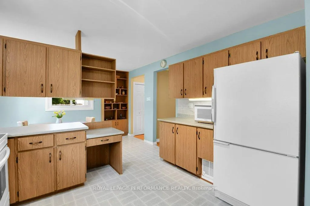 Photo 166 of 2686 Ulster Crescent, Ottawa, Riverside Park — HOMEH