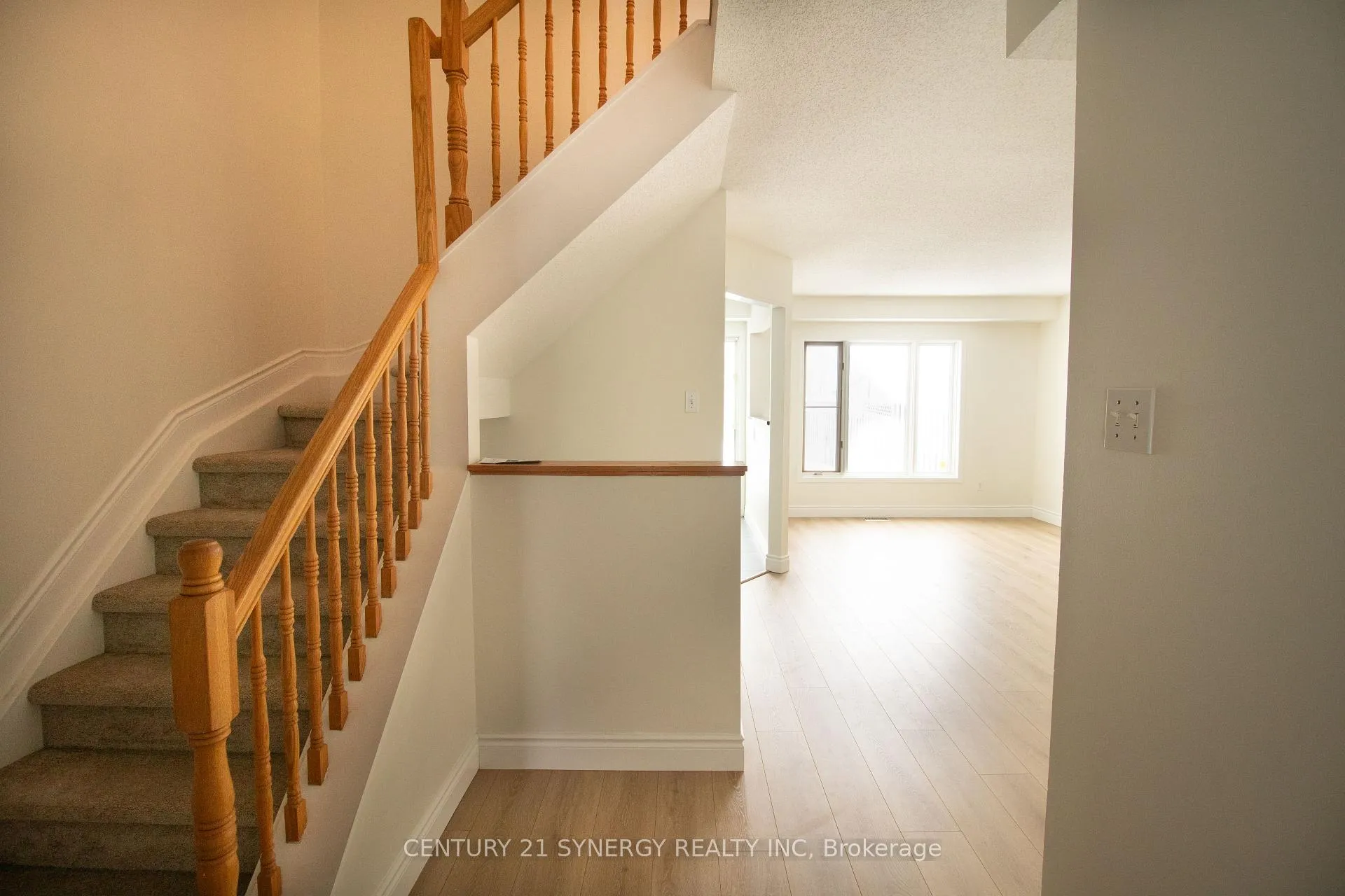 Photo 3 of 73 Longshire Circle, Ottawa, Barrhaven - Longfields — HOMEH