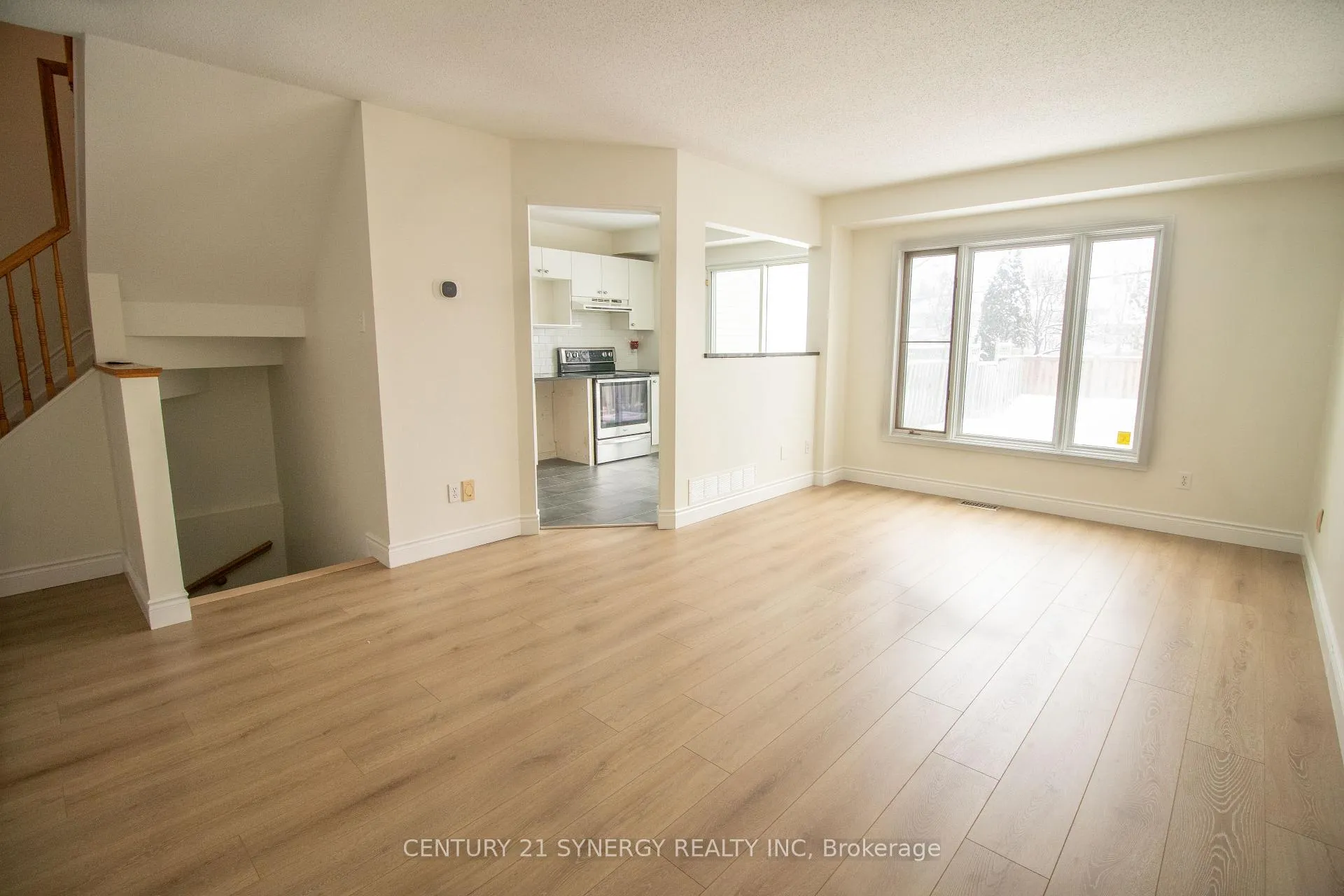 Photo 4 of 73 Longshire Circle, Ottawa, Barrhaven - Longfields — HOMEH