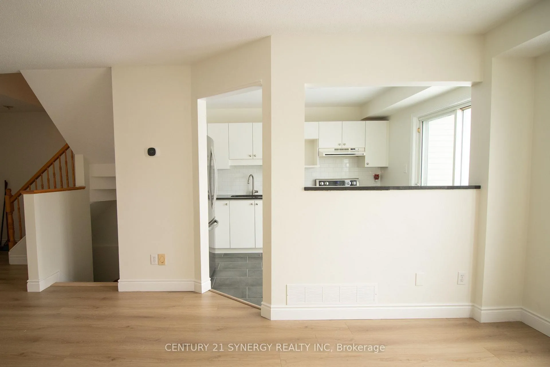 Photo 5 of 73 Longshire Circle, Ottawa, Barrhaven - Longfields — HOMEH