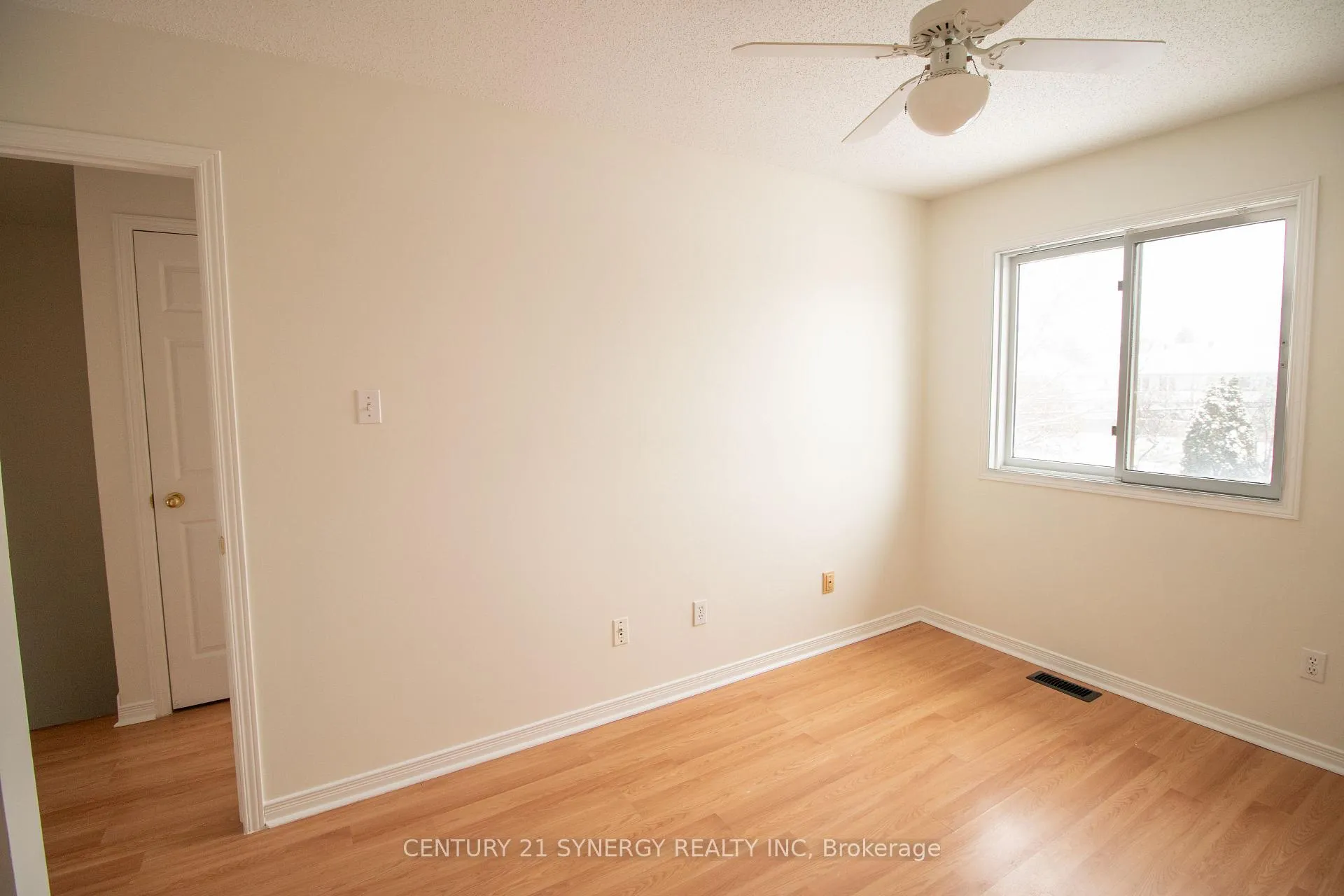 Photo 9 of 73 Longshire Circle, Ottawa, Barrhaven - Longfields — HOMEH