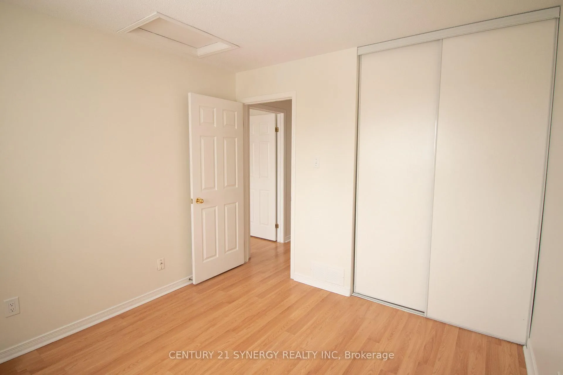 Photo 10 of 73 Longshire Circle, Ottawa, Barrhaven - Longfields — HOMEH