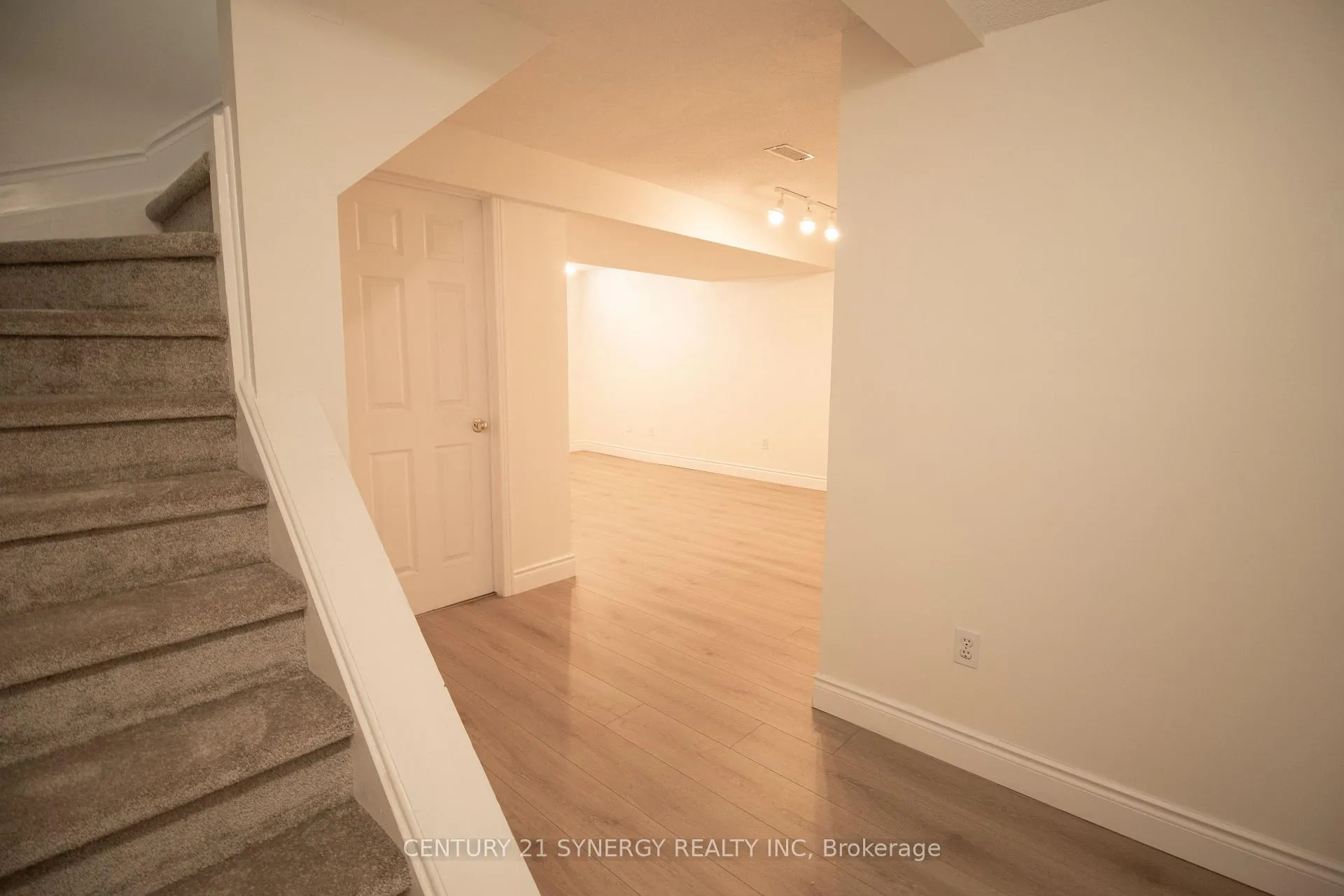 Photo 11 of 73 Longshire Circle, Ottawa, Barrhaven - Longfields — HOMEH