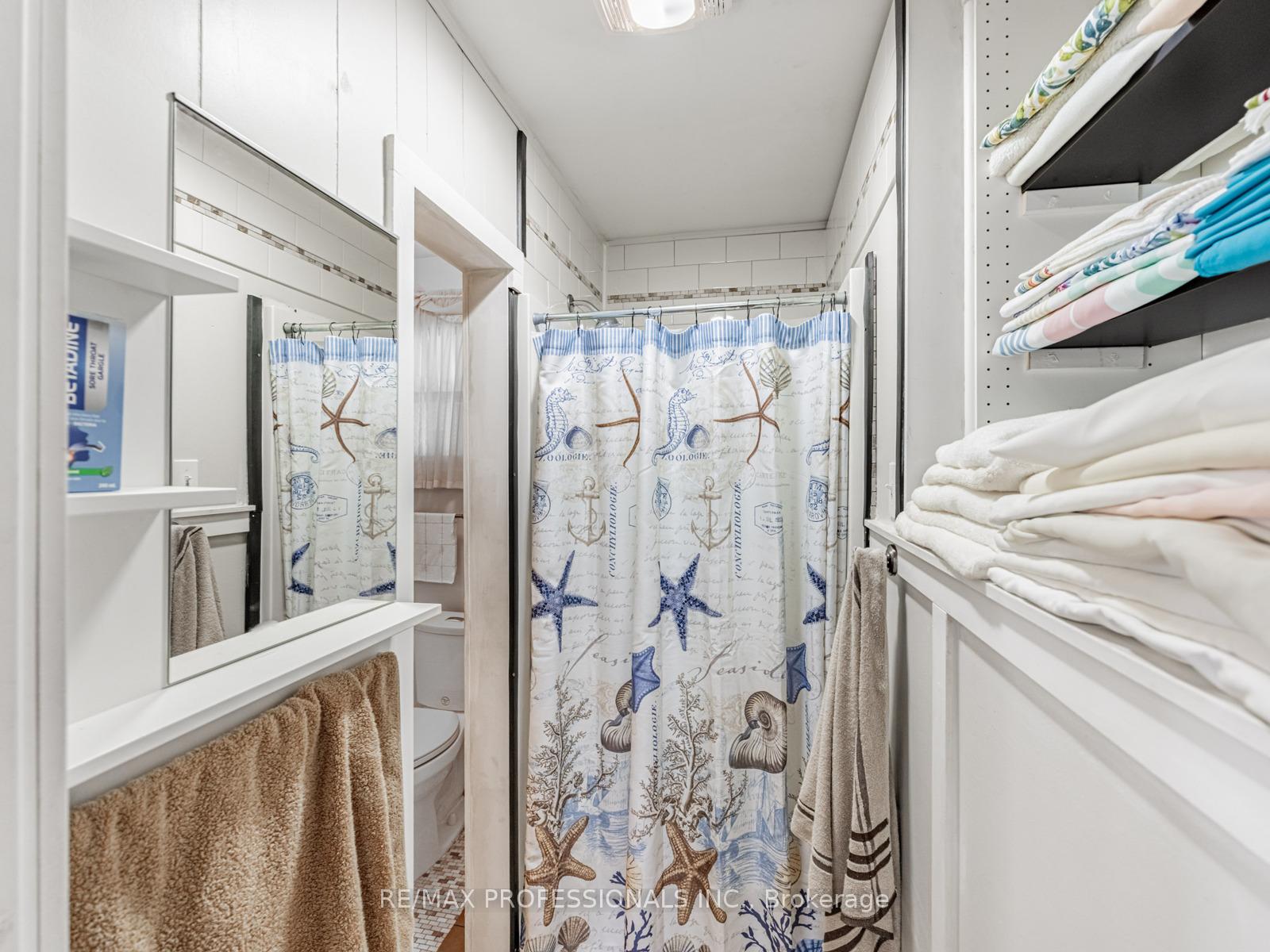 Photo 24 of 21 Waterbury Drive, Etobicoke, Willowridge-Martingrove-Richview — HOMEH