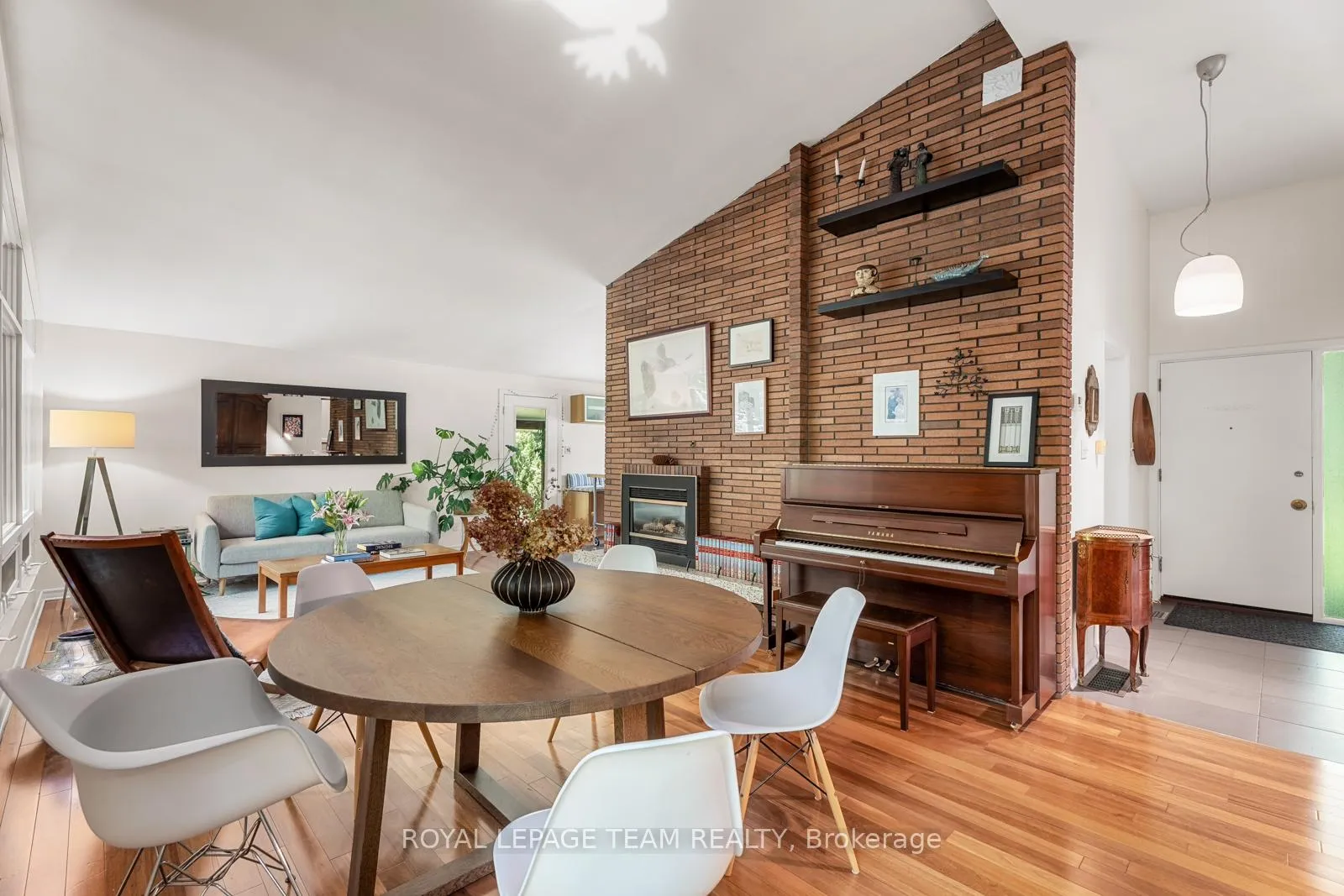 Photo 50 of 53 Oriole Drive, Ottawa, Rothwell Heights — HOMEH