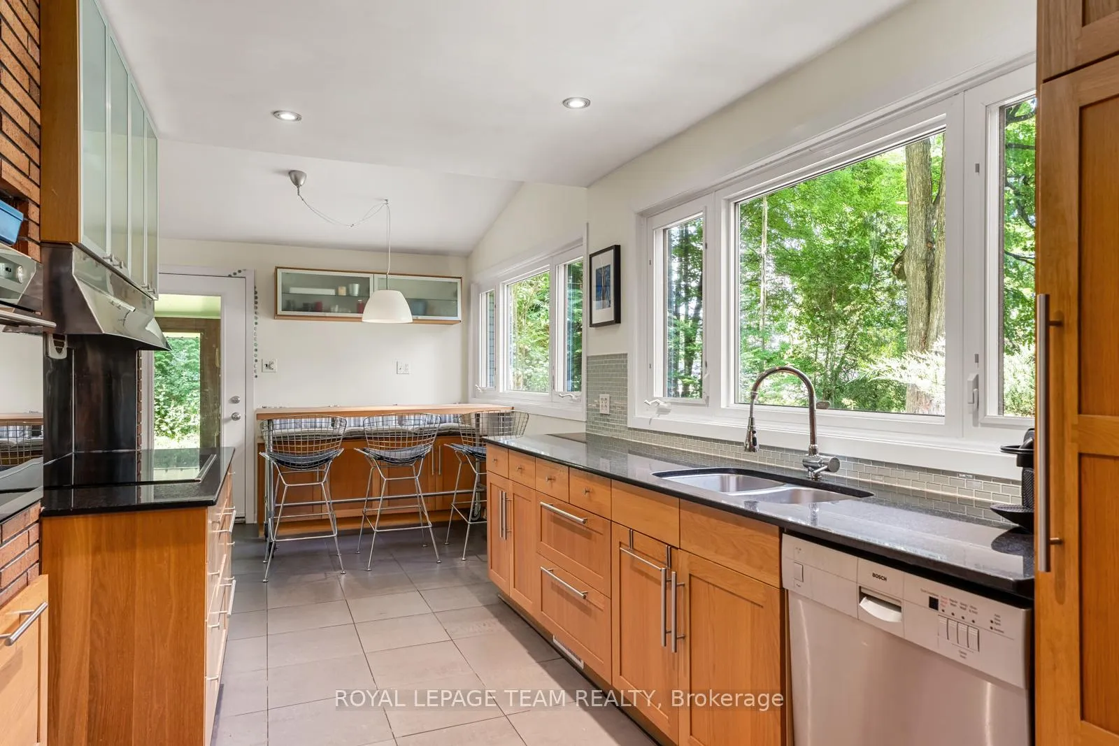 Photo 95 of 53 Oriole Drive, Ottawa, Rothwell Heights — HOMEH