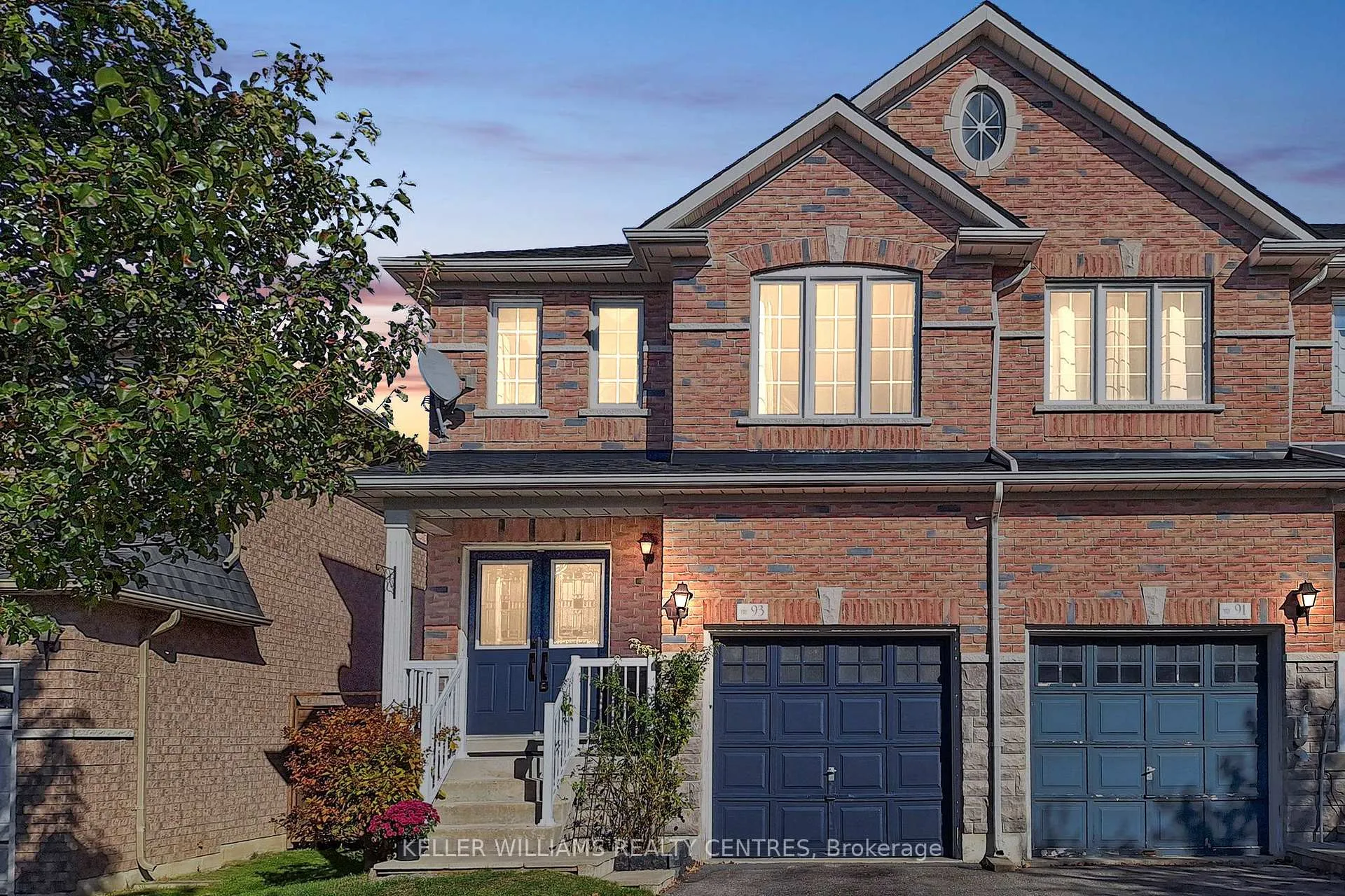 Photo 2 of 93 Barr Crescent, Aurora, Bayview Northeast — HOMEH