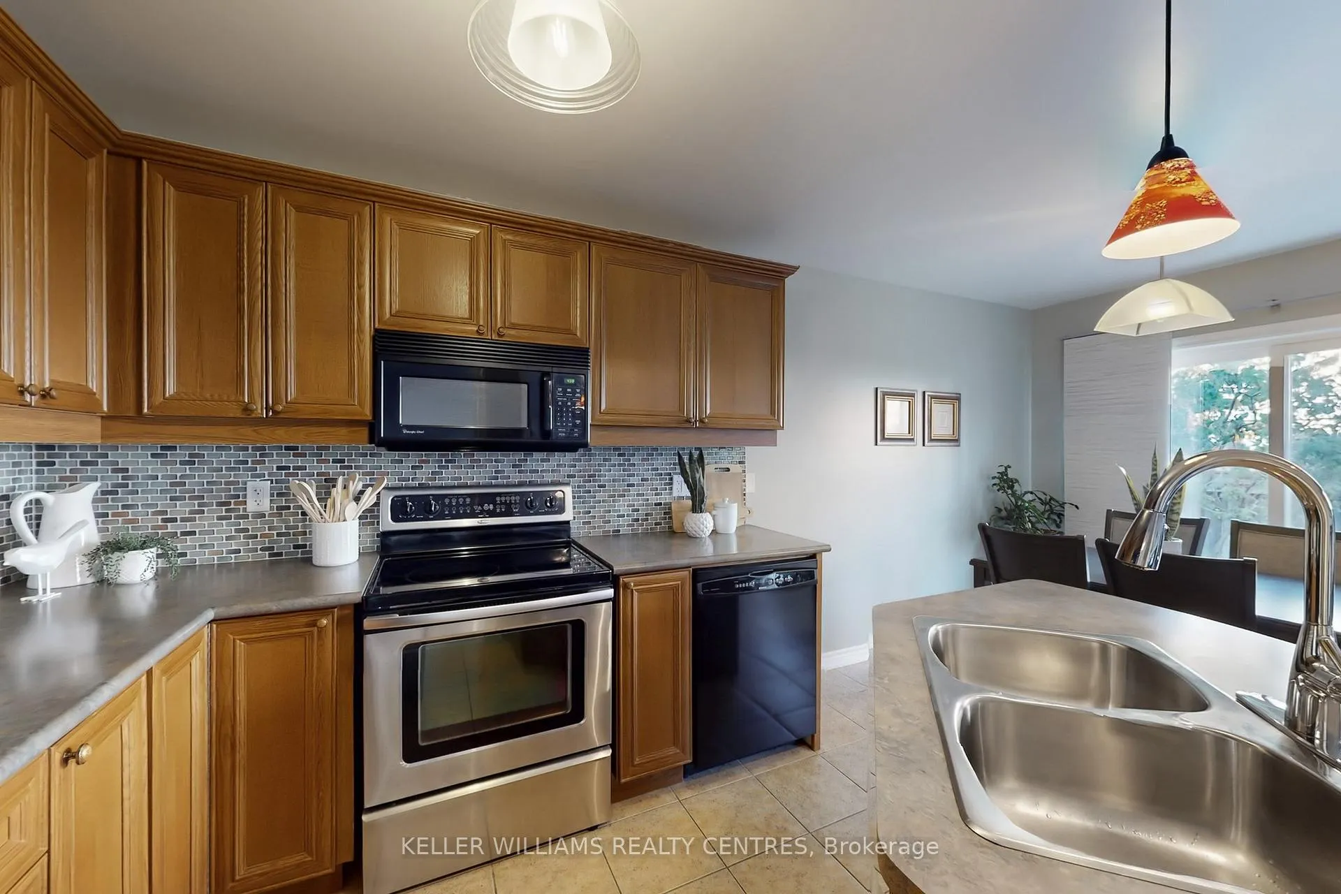 Photo 126 of 93 Barr Crescent, Aurora, Bayview Northeast — HOMEH