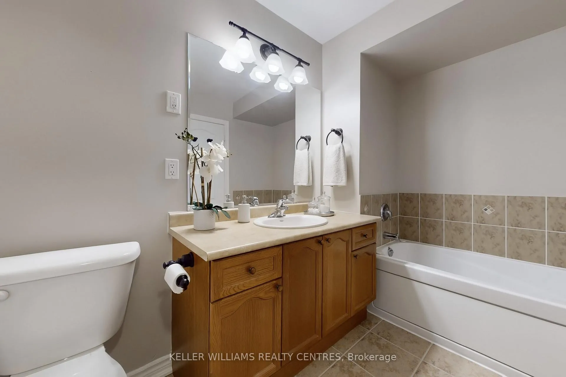 Photo 292 of 93 Barr Crescent, Aurora, Bayview Northeast — HOMEH