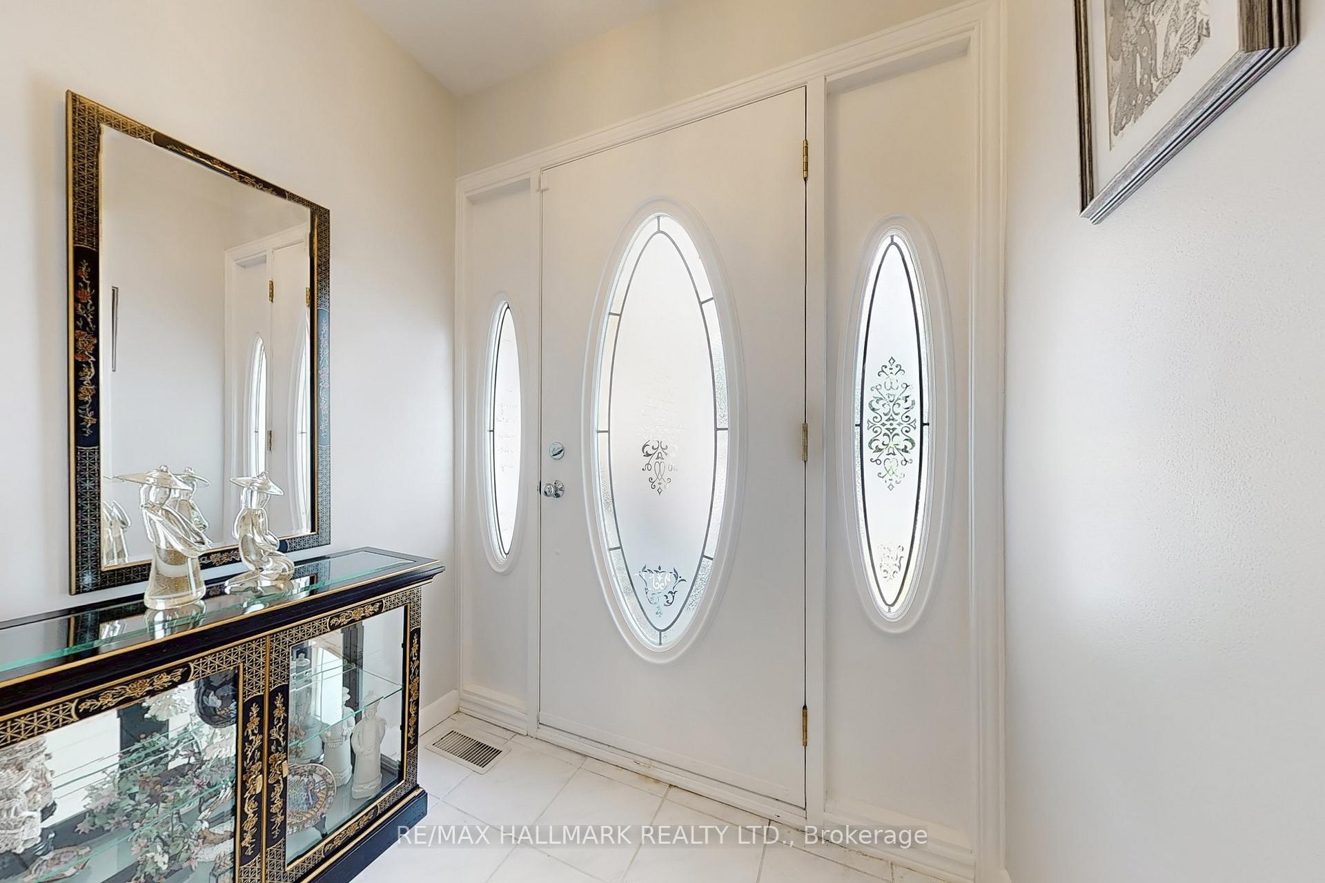 Photo 2 of 69 Breadner Drive, Etobicoke, Willowridge-Martingrove-Richview — HOMEH