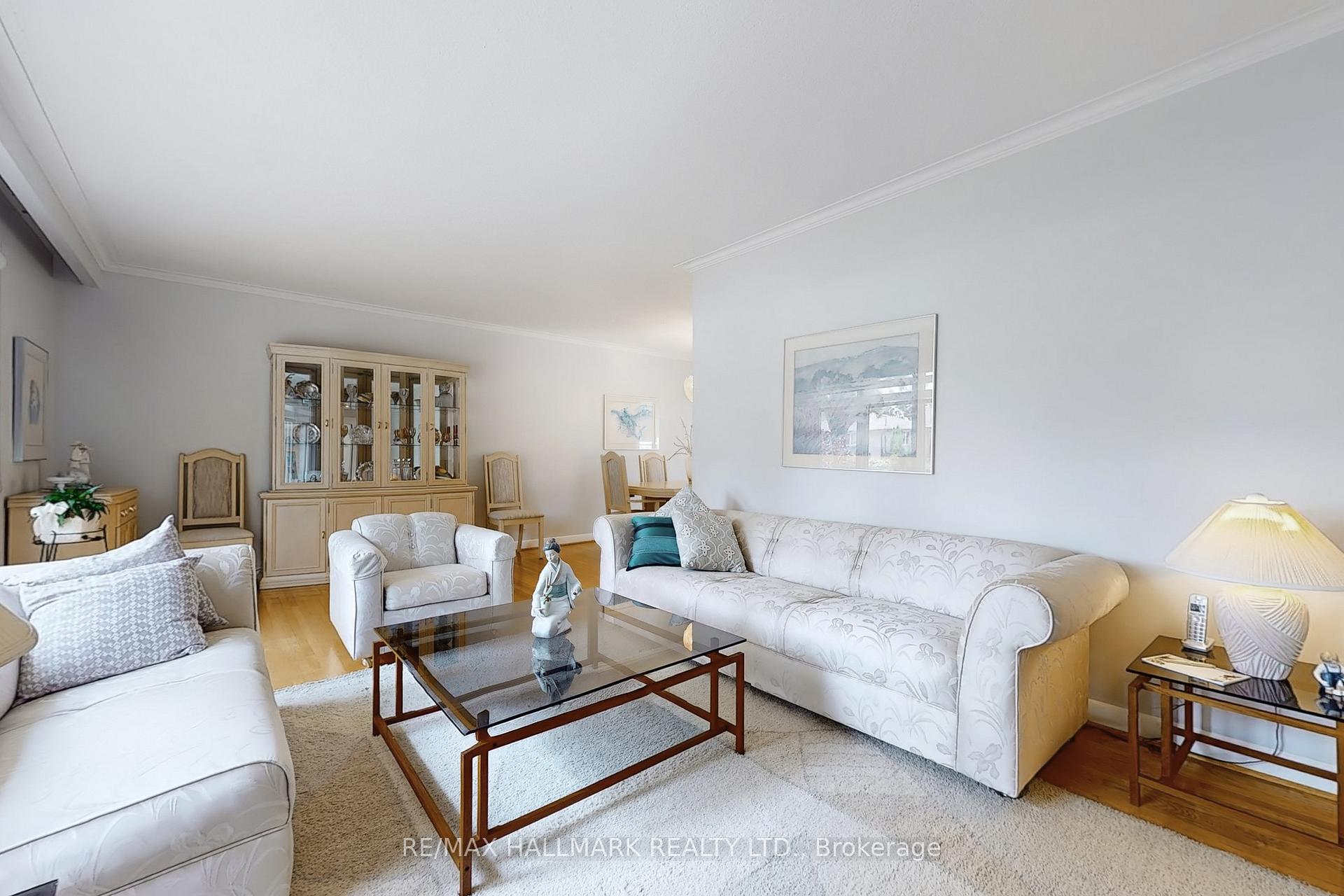 Photo 5 of 69 Breadner Drive, Etobicoke, Willowridge-Martingrove-Richview — HOMEH