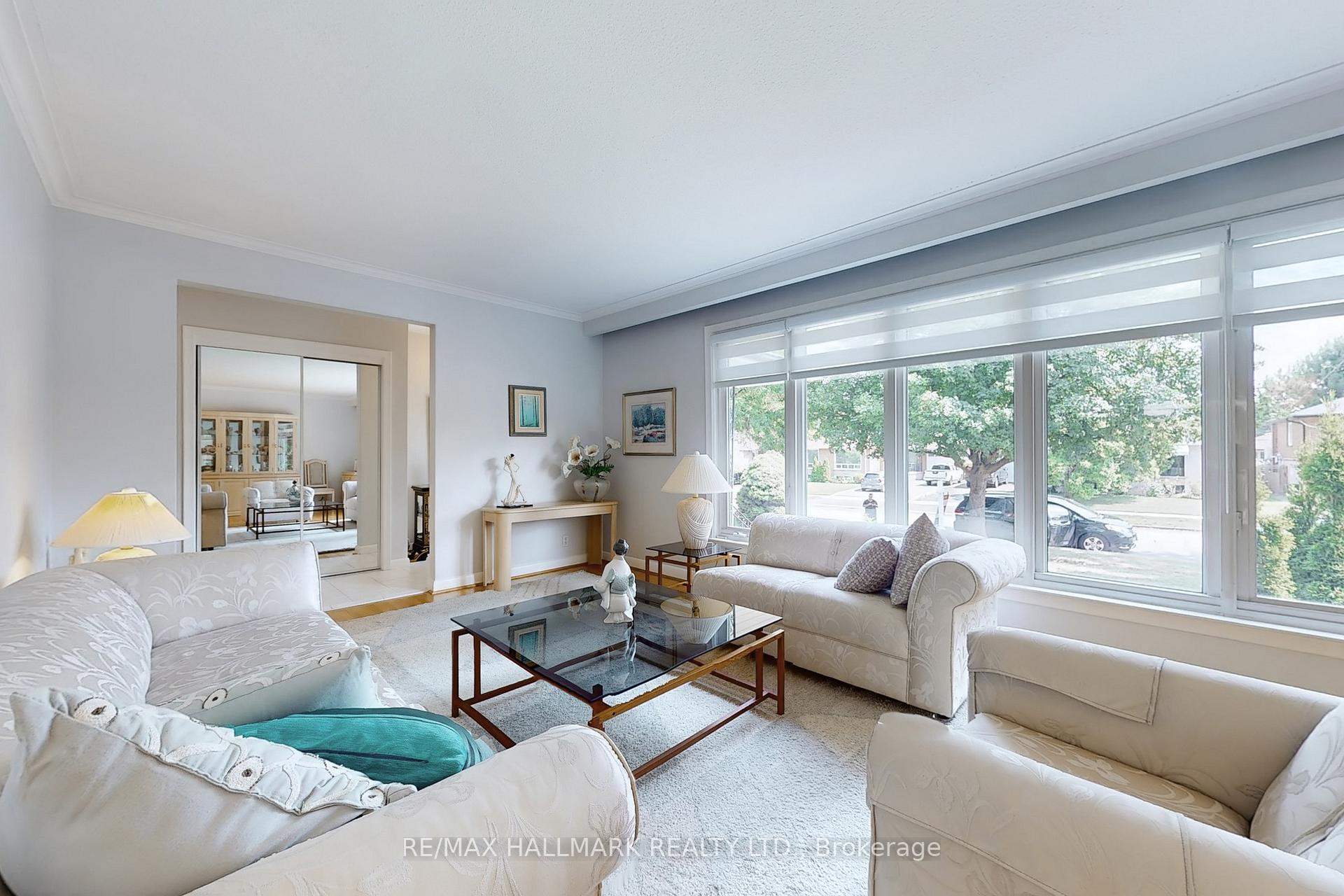 Photo 6 of 69 Breadner Drive, Etobicoke, Willowridge-Martingrove-Richview — HOMEH