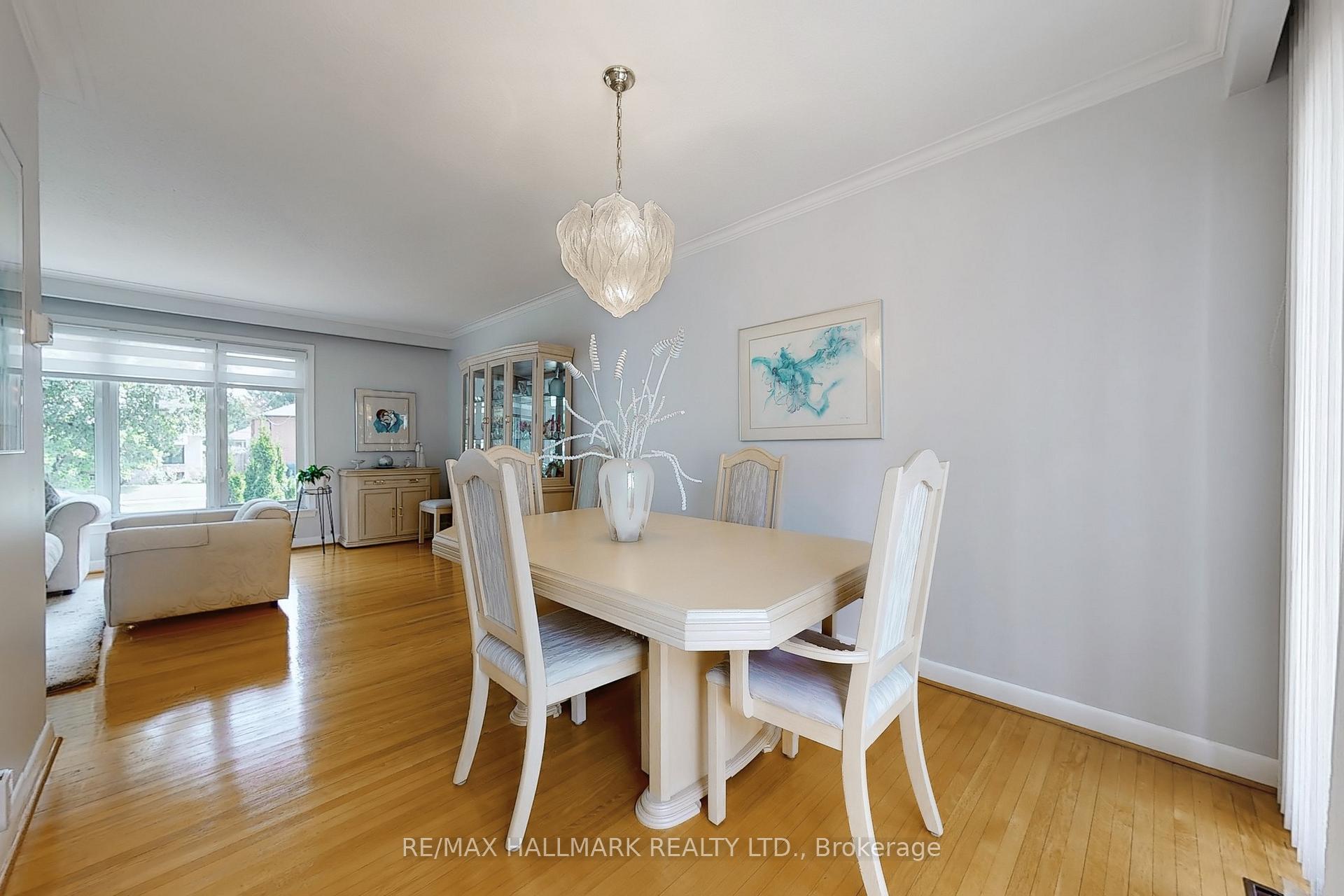 Photo 19 of 69 Breadner Drive, Etobicoke, Willowridge-Martingrove-Richview — HOMEH