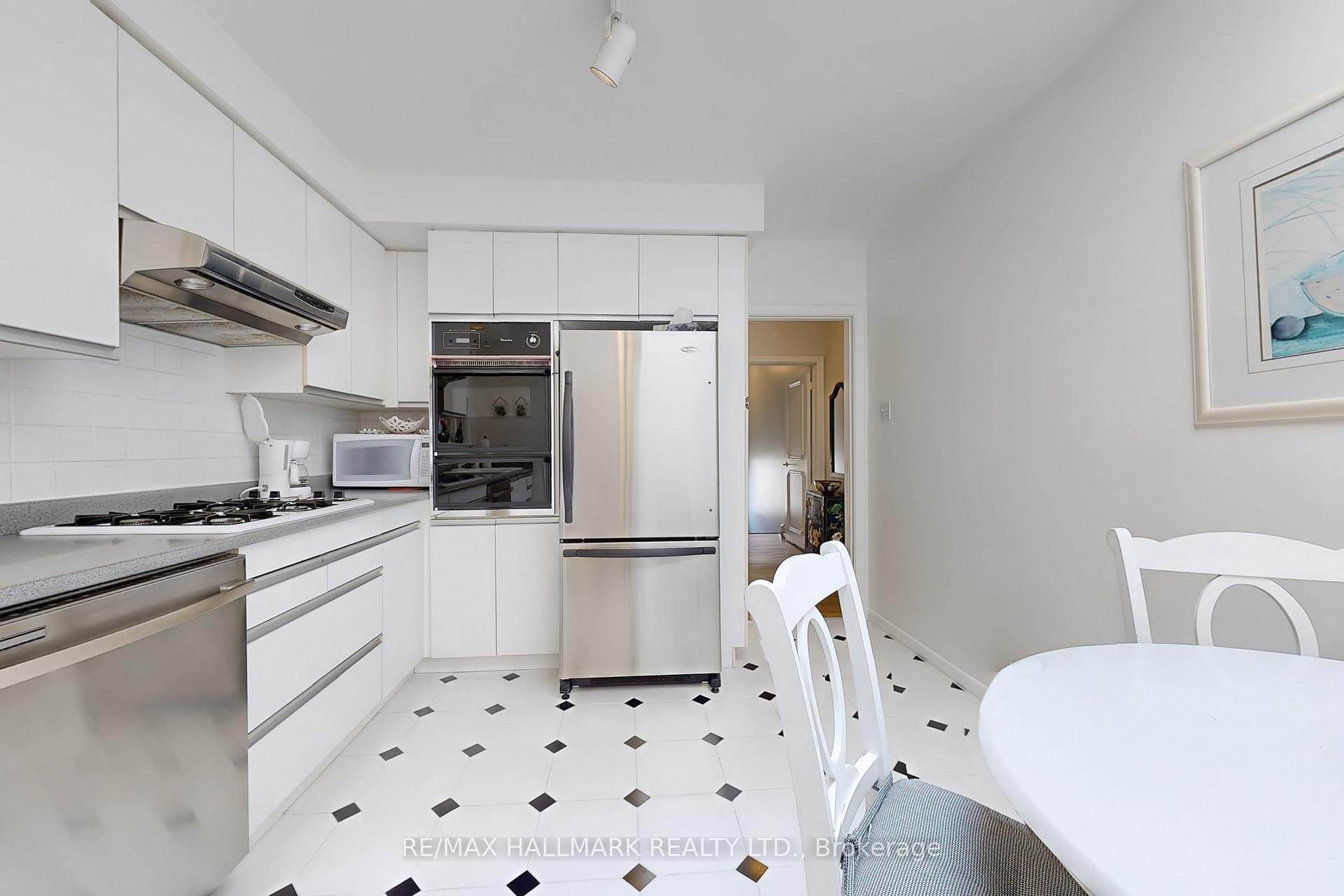 Photo 26 of 69 Breadner Drive, Etobicoke, Willowridge-Martingrove-Richview — HOMEH