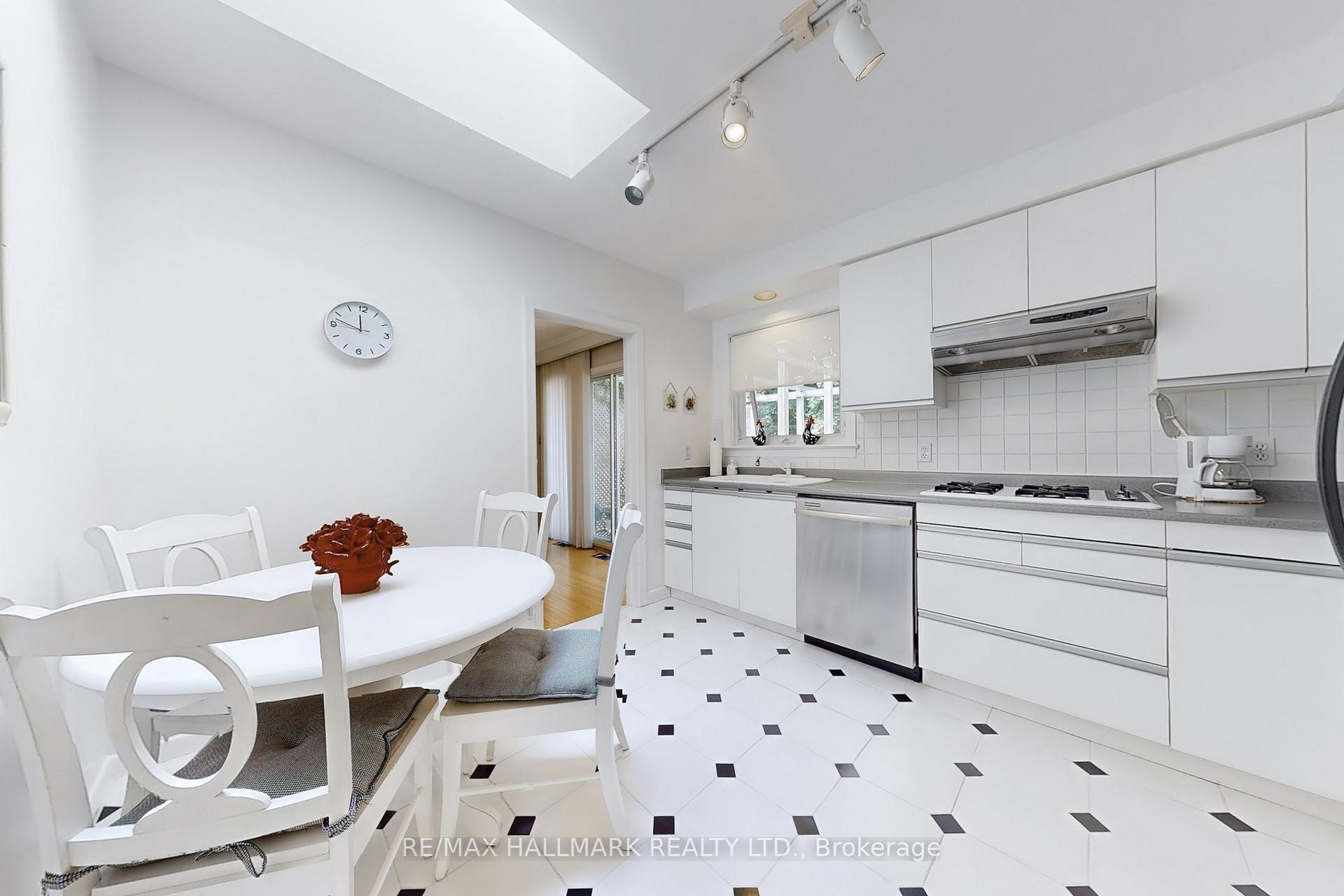 Photo 8 of 69 Breadner Drive, Etobicoke, Willowridge-Martingrove-Richview — HOMEH
