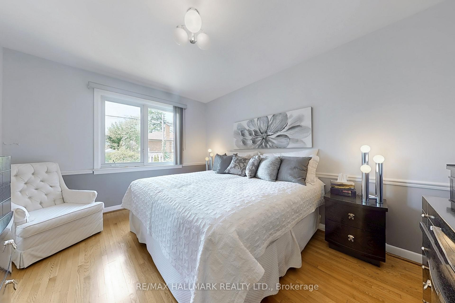 Photo 10 of 69 Breadner Drive, Etobicoke, Willowridge-Martingrove-Richview — HOMEH