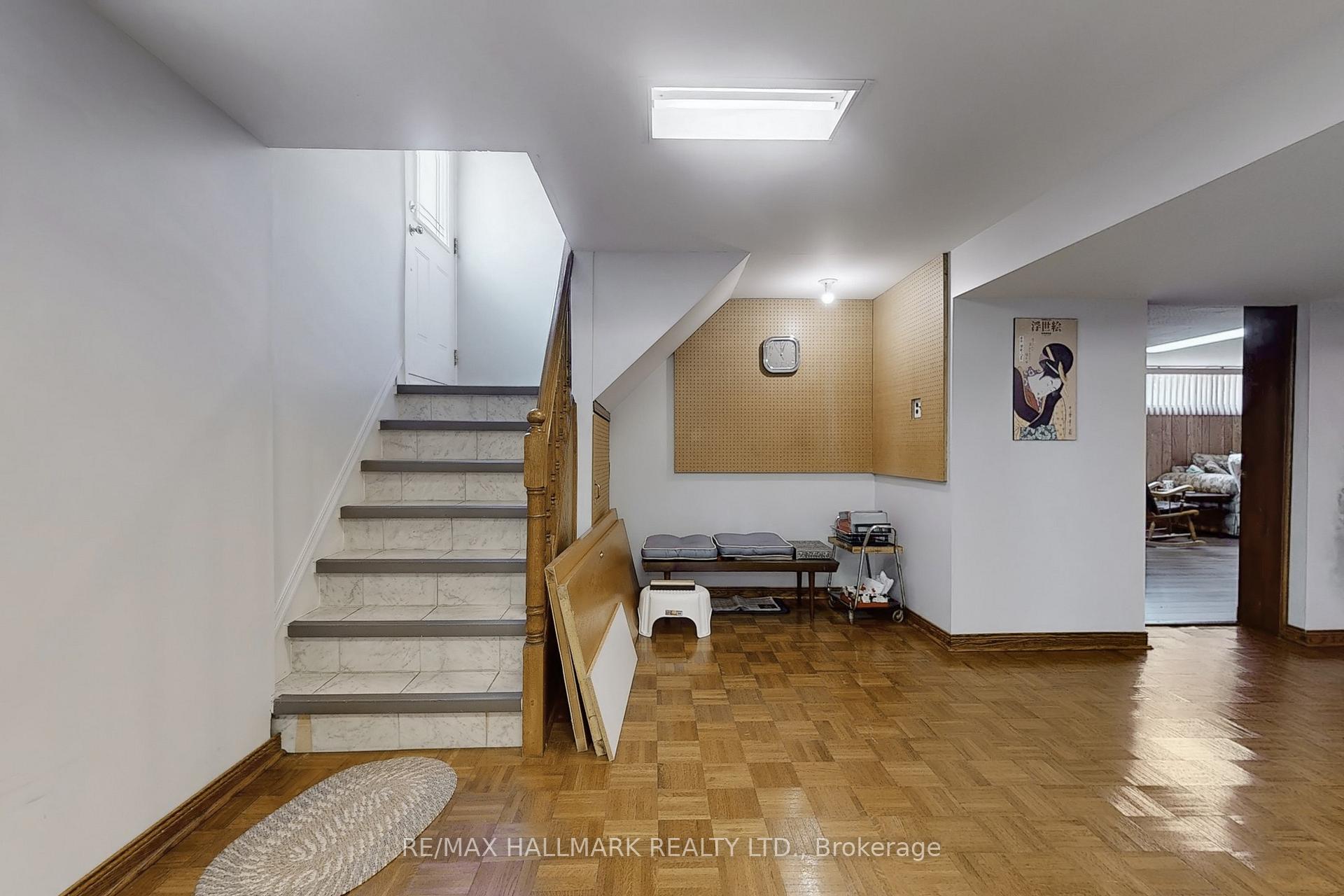 Photo 13 of 69 Breadner Drive, Etobicoke, Willowridge-Martingrove-Richview — HOMEH