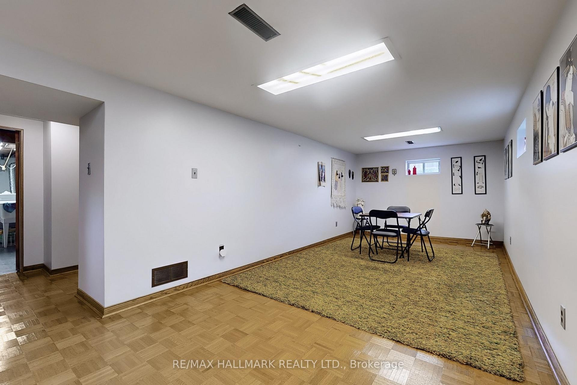 Photo 22 of 69 Breadner Drive, Etobicoke, Willowridge-Martingrove-Richview — HOMEH