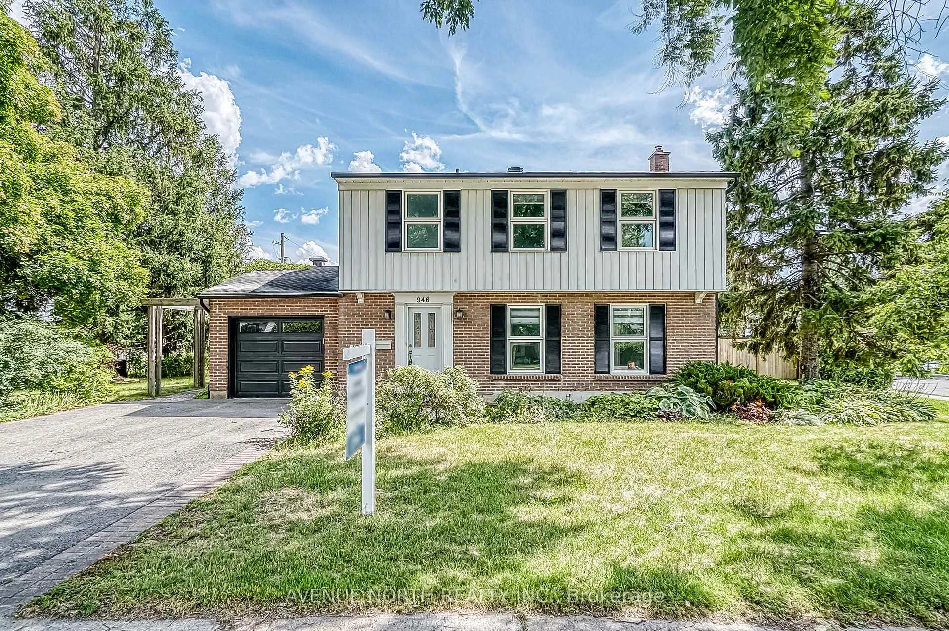 Photo 12 of 946 Walkley Road, Ottawa, Riverside Park South — HOMEH