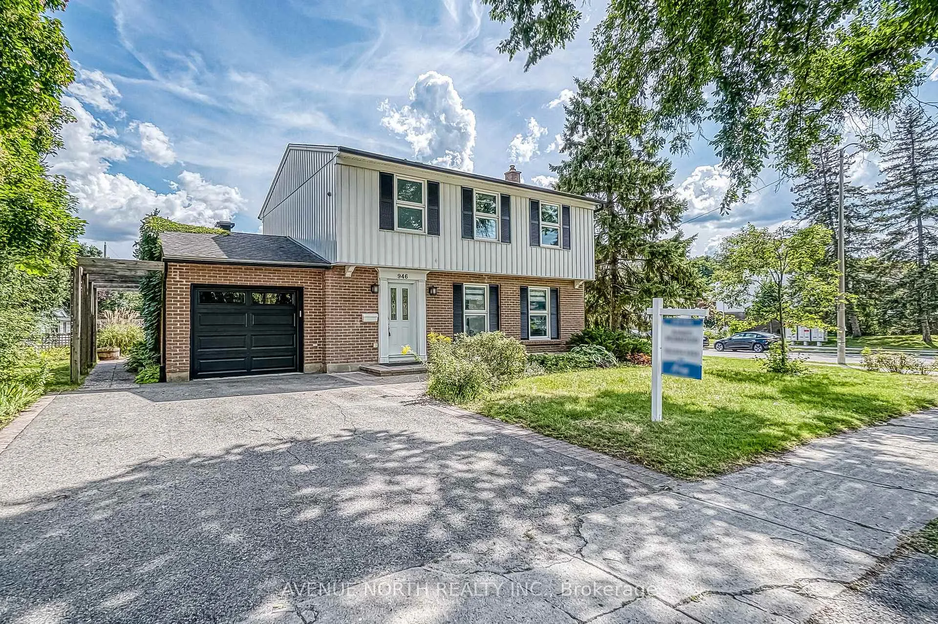 Photo 14 of 946 Walkley Road, Ottawa, Riverside Park South — HOMEH